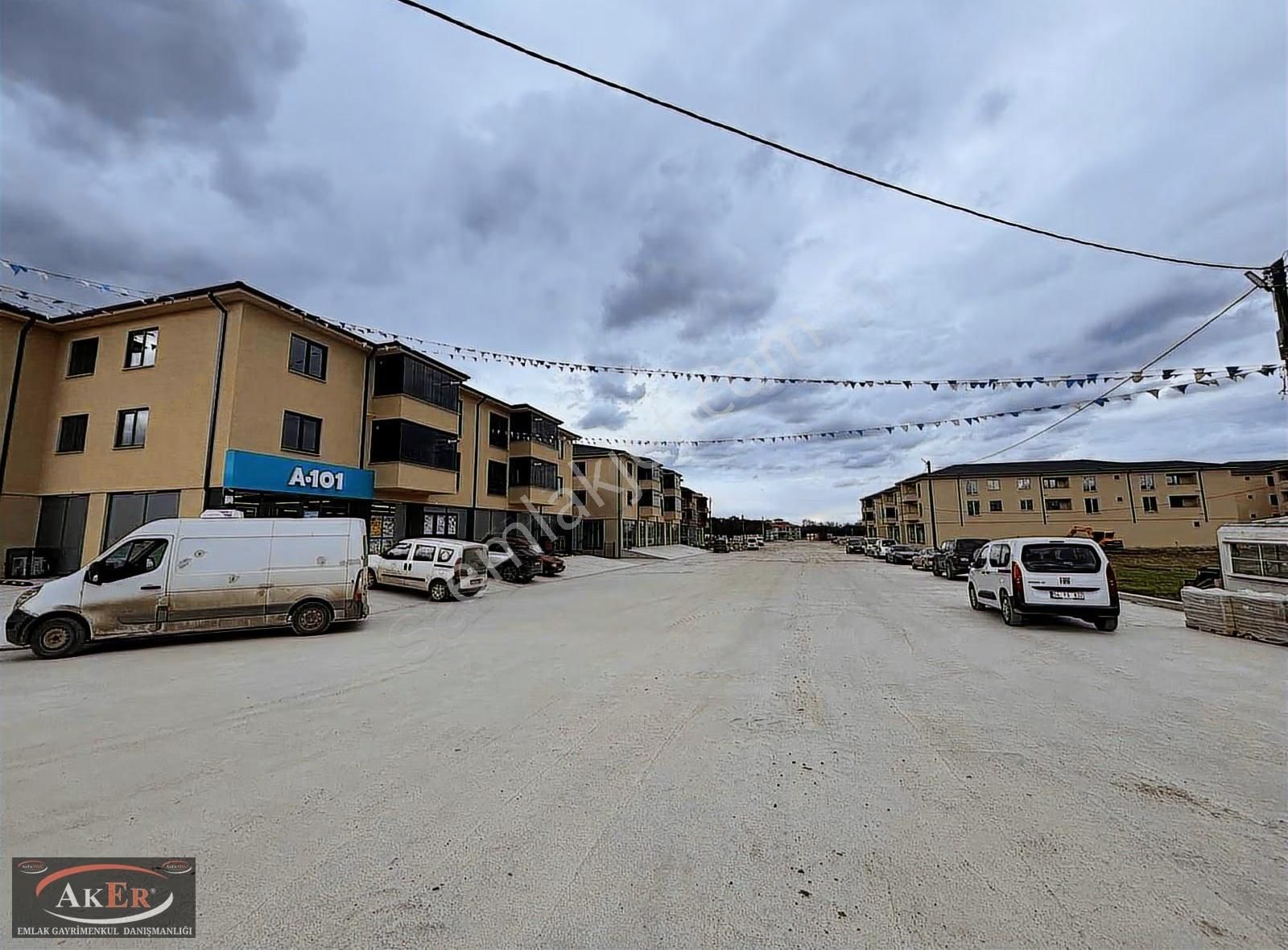 Koridorlu | Ankastre Kombi & Cam Balkon| Ön Cephe | 2+0 Daire - Görsel 12