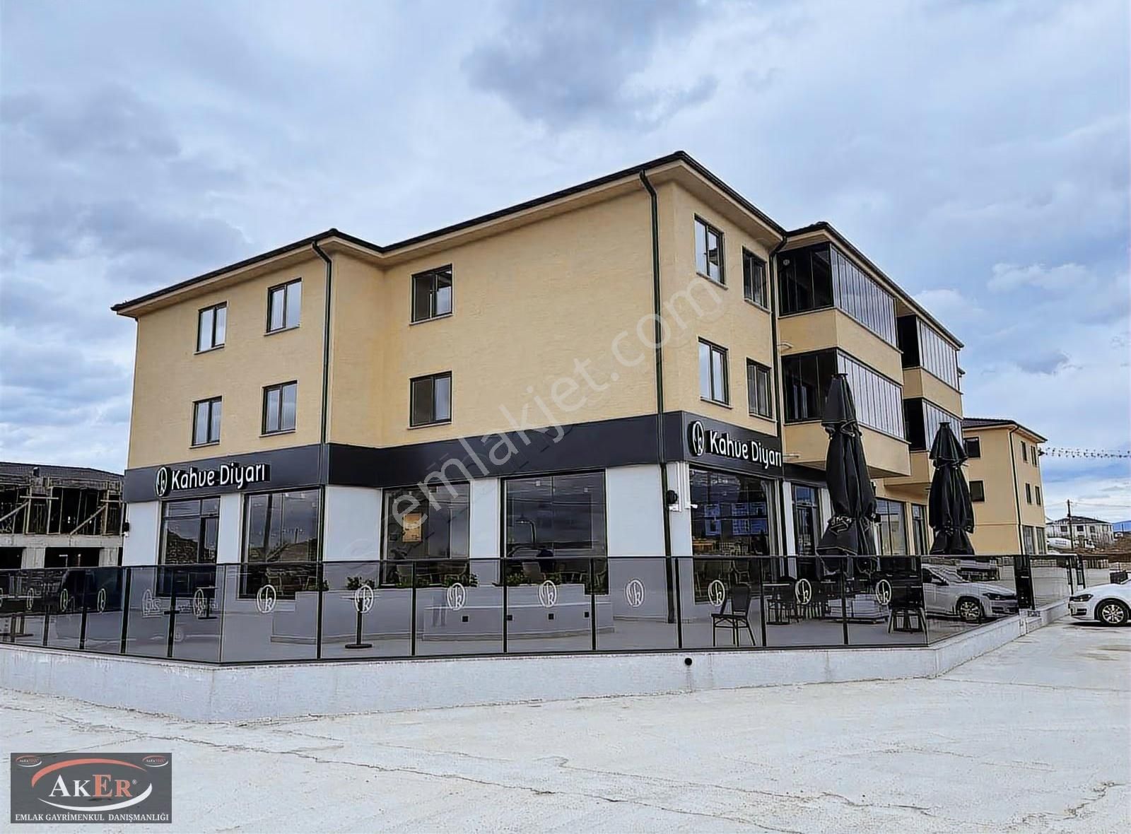 Koridorlu | Ankastre Kombi & Cam Balkon| Ön Cephe | 2+0 Daire