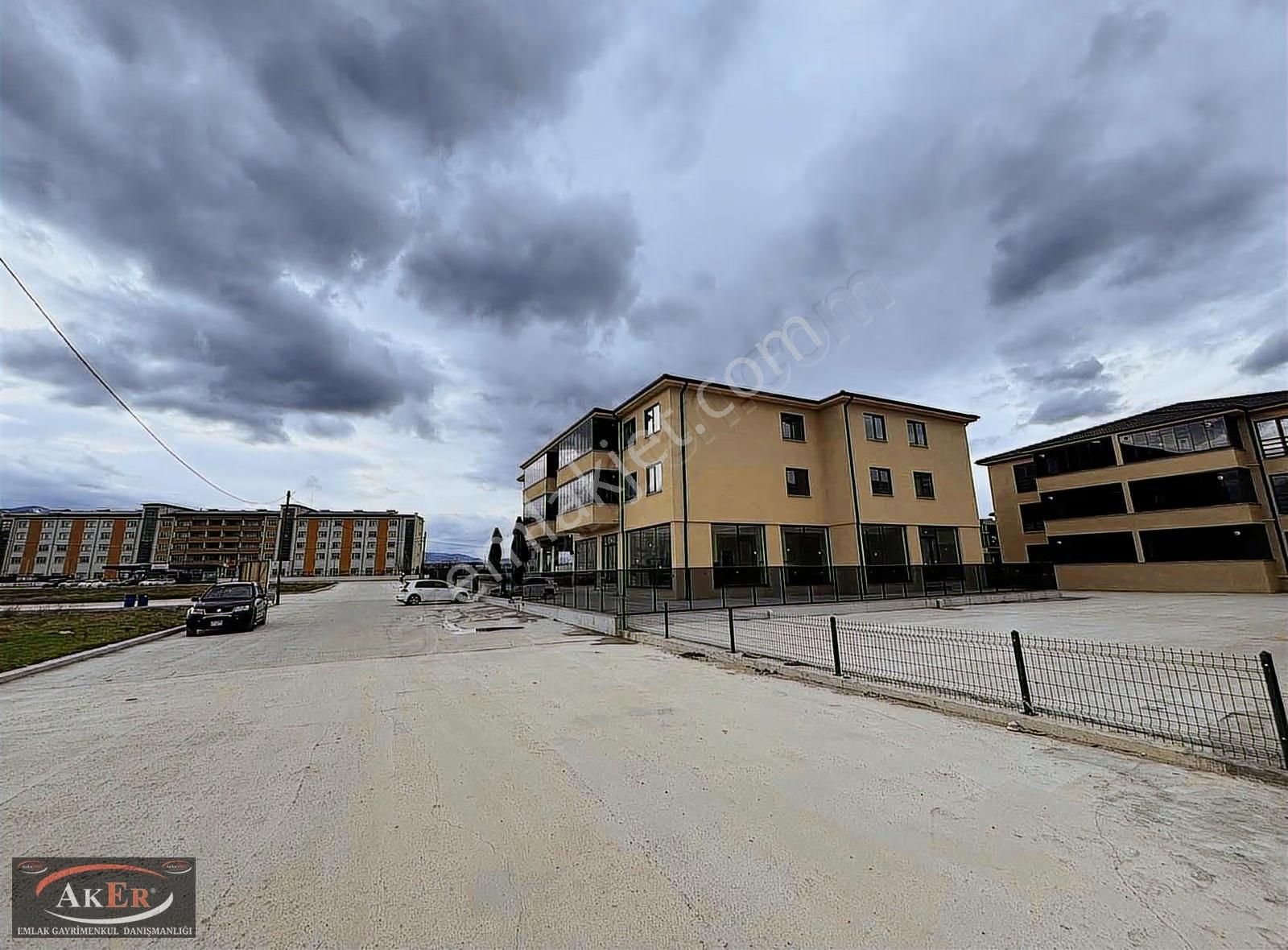 Koridorlu | Ankastre Kombi & Cam Balkon| Ön Cephe | 2+0 Daire - Görsel 11