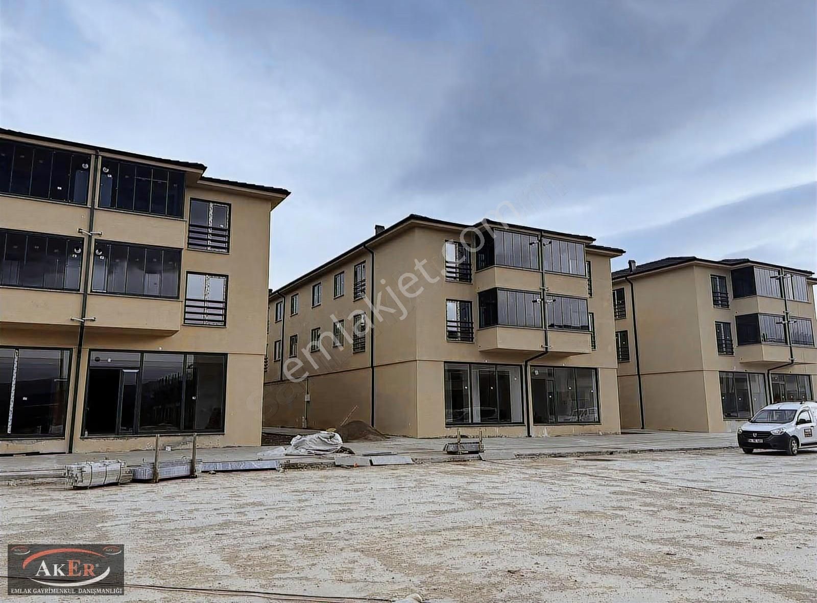 Koridorlu | Ankastre Kombi & Cam Balkon| Ön Cephe | 2+0 Daire - Görsel 21