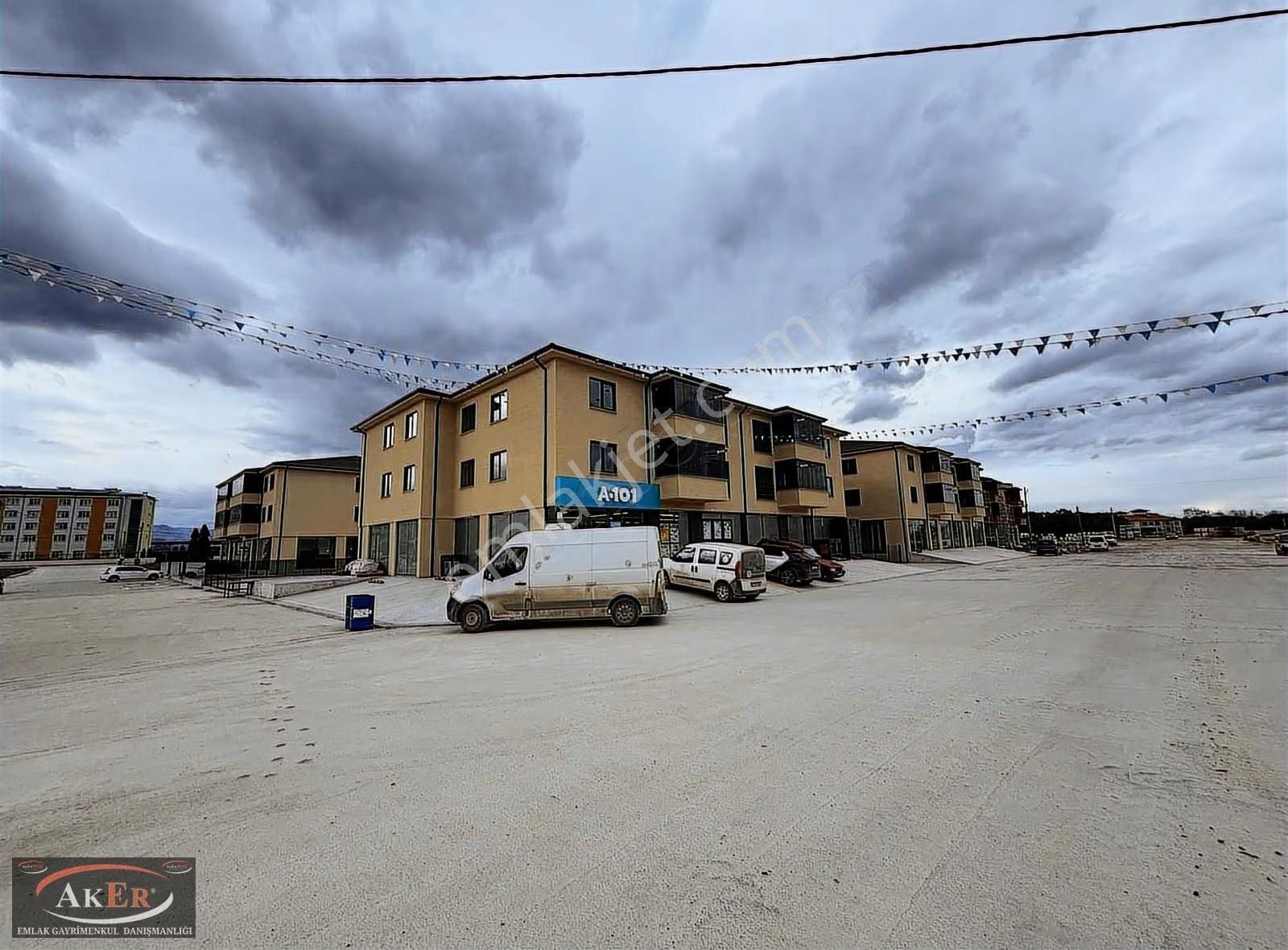 Koridorlu | Ankastre Kombi & Cam Balkon| Ön Cephe | 2+0 Daire - Görsel 14