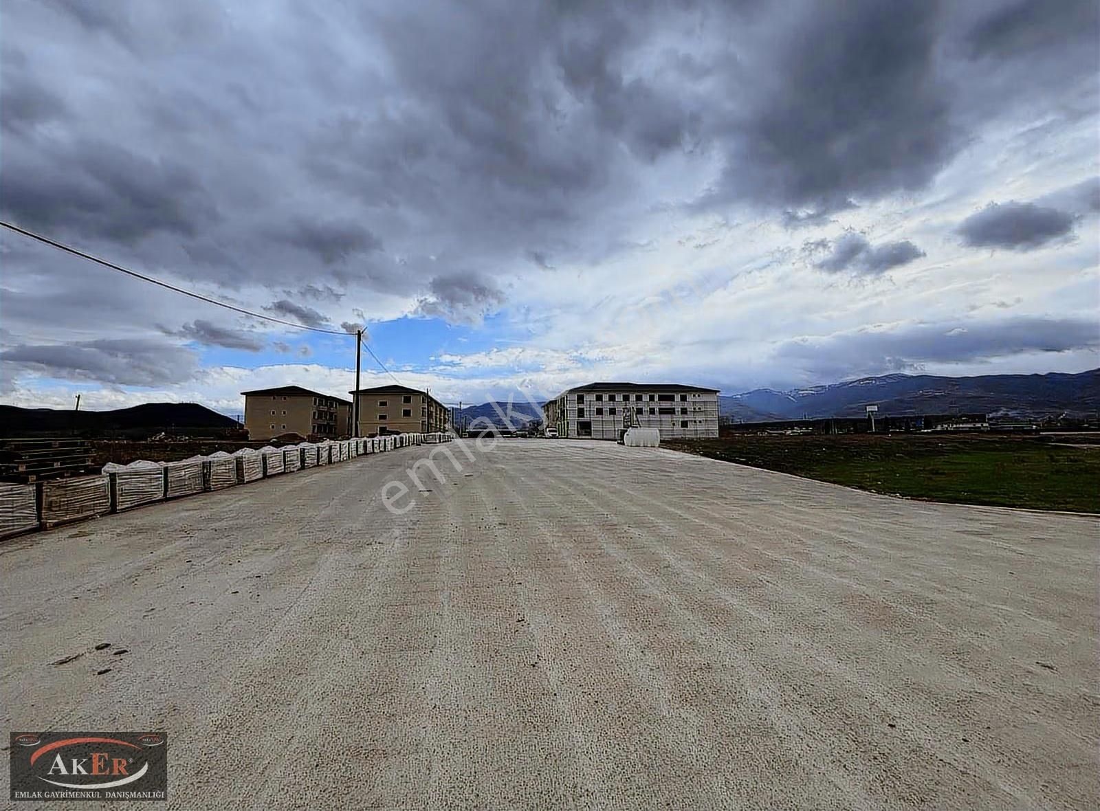 Koridorlu | Ankastre Kombi & Cam Balkon| Ön Cephe | 2+0 Daire - Görsel 13