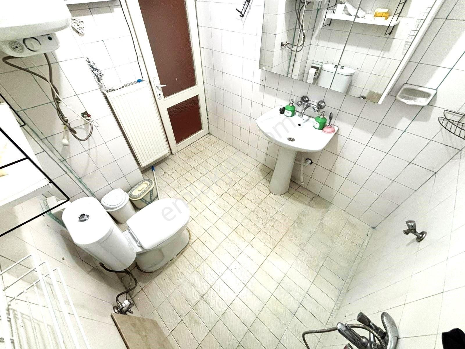 Aygülden Akçay Merkez'de Denize Yakın Çift Cepheli Çift Balkonlu Doğalgaza Uyumlu 3+1 Satılık Daire - Görsel 31