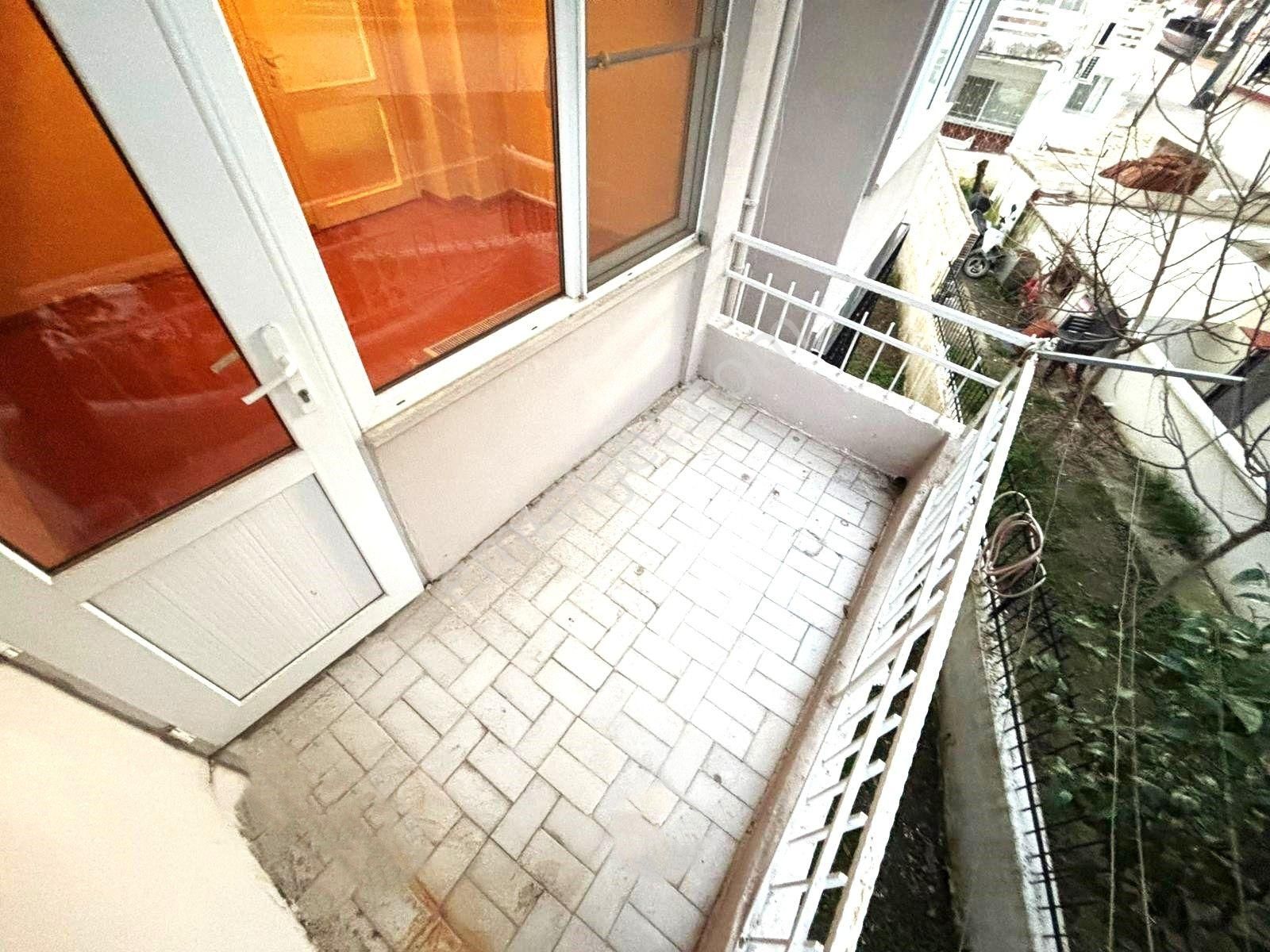 Aygülden Akçay Merkez'de Denize Yakın Çift Cepheli Çift Balkonlu Doğalgaza Uyumlu 3+1 Satılık Daire - Görsel 18