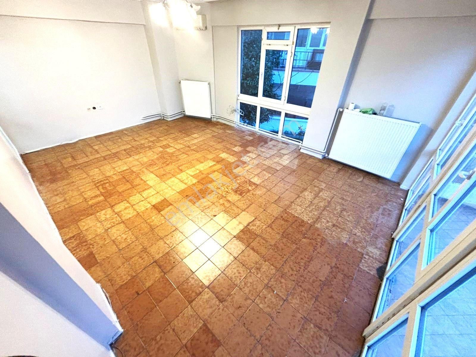 Aygülden Akçay Merkez'de Denize Yakın Çift Cepheli Çift Balkonlu Doğalgaza Uyumlu 3+1 Satılık Daire - Görsel 9