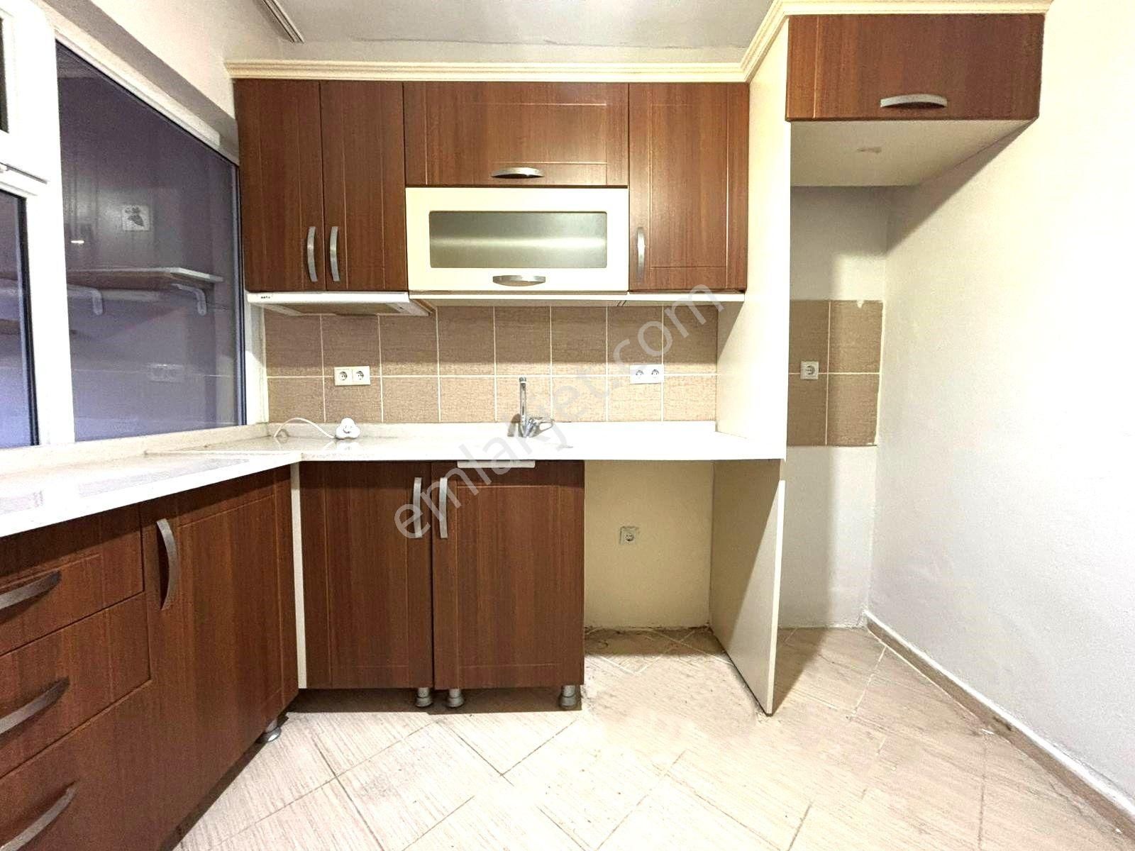 Aygülden Akçay Merkez'de Denize Yakın Çift Cepheli Çift Balkonlu Doğalgaza Uyumlu 3+1 Satılık Daire - Görsel 6