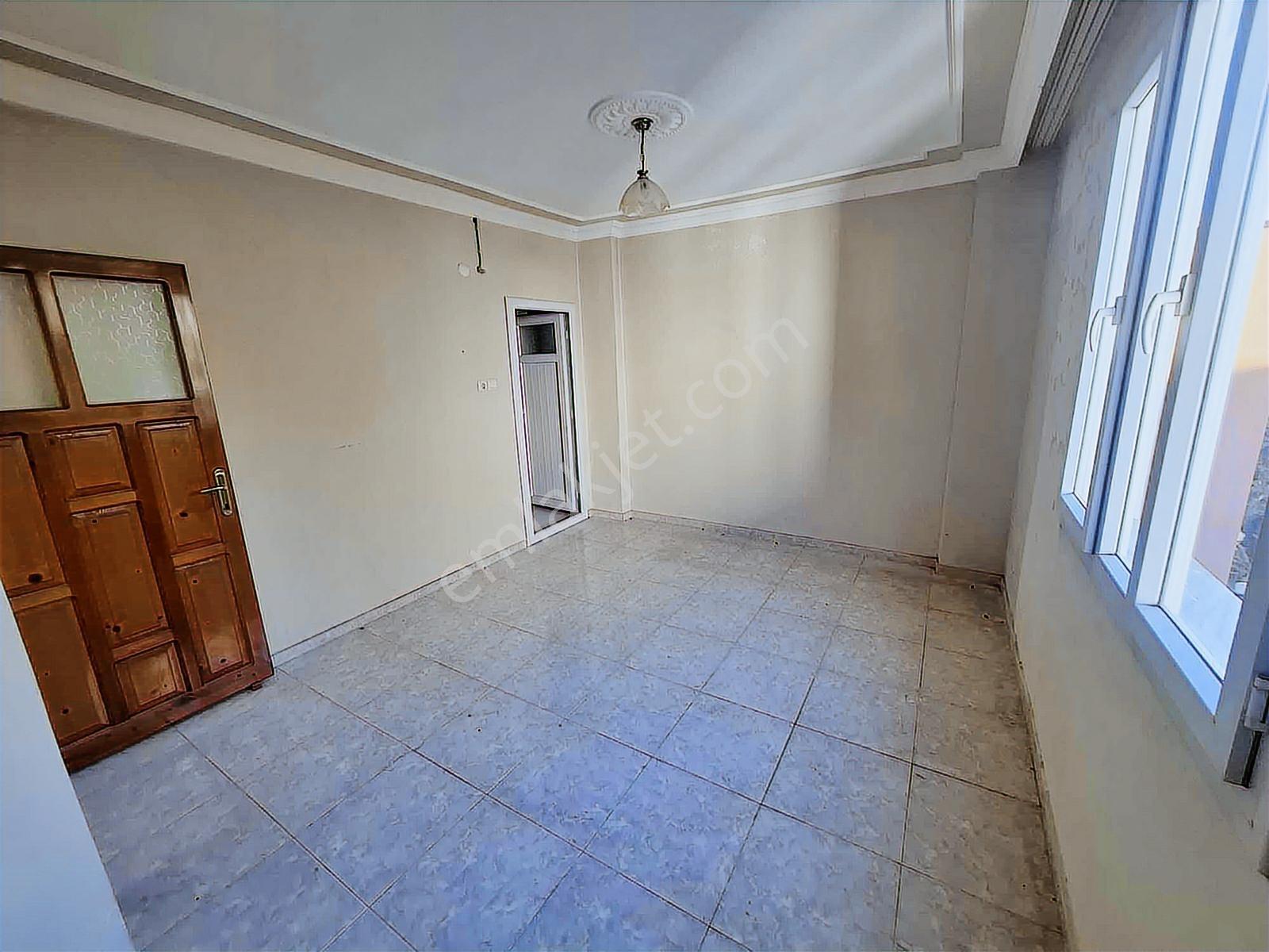 Kozan Yoluna Yakın Geniş Oturumlu Kiralık Daire - Görsel 23