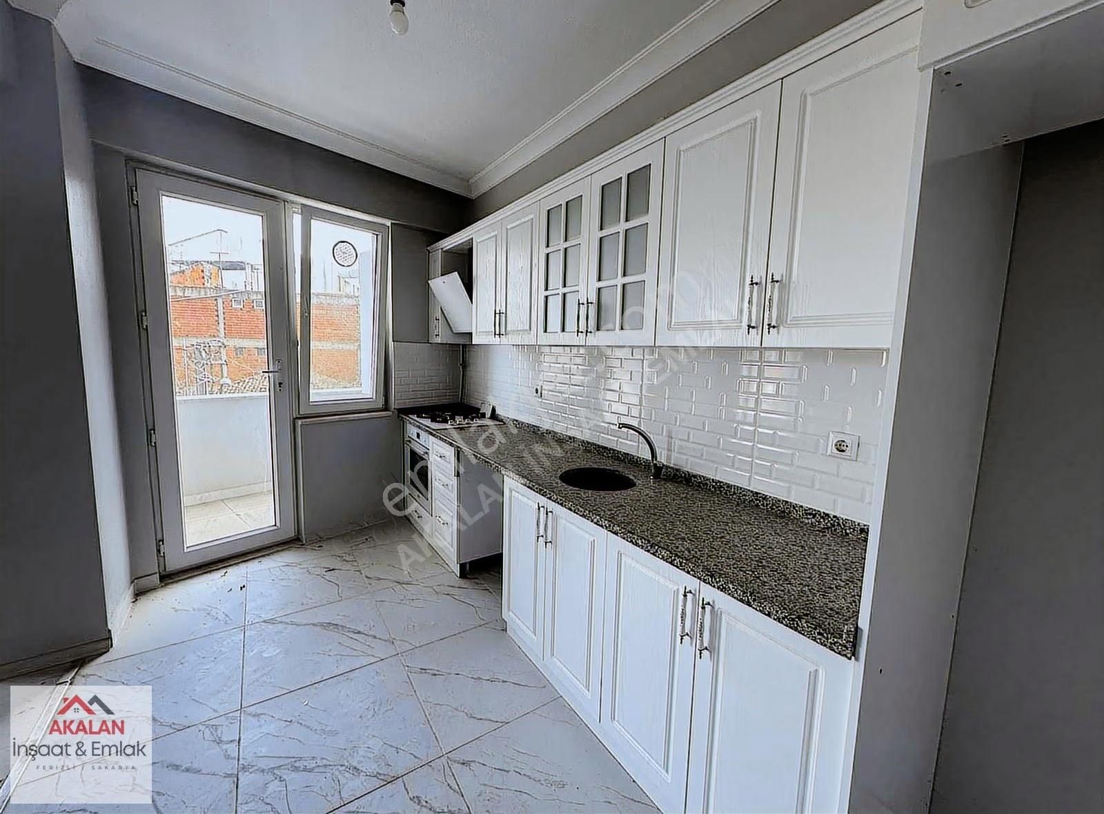 Ferizli Merkez'de 3+1 Amerikan Mutfak Ara Kat Kiralık Daire - Görsel 5