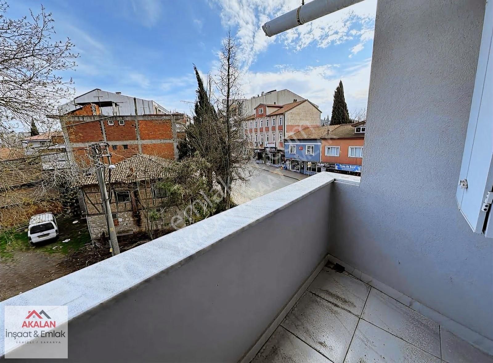 Ferizli Merkez'de 3+1 Amerikan Mutfak Ara Kat Kiralık Daire - Görsel 16