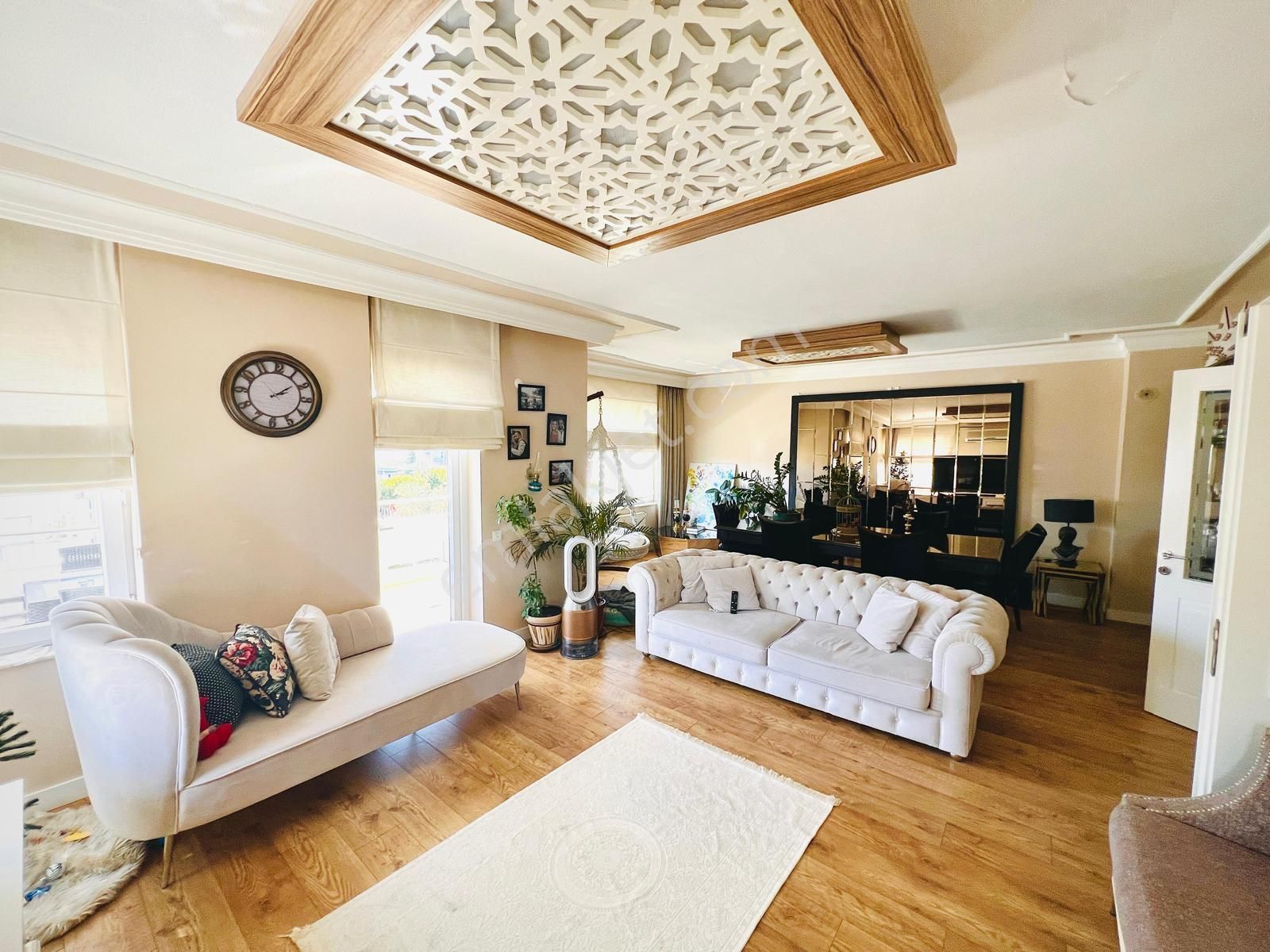 Sundera'dan Şirinyalı' Da Havuzlu Site İçerisinde Deniz Manzaralı 3+1 Arakat Satılık Daire