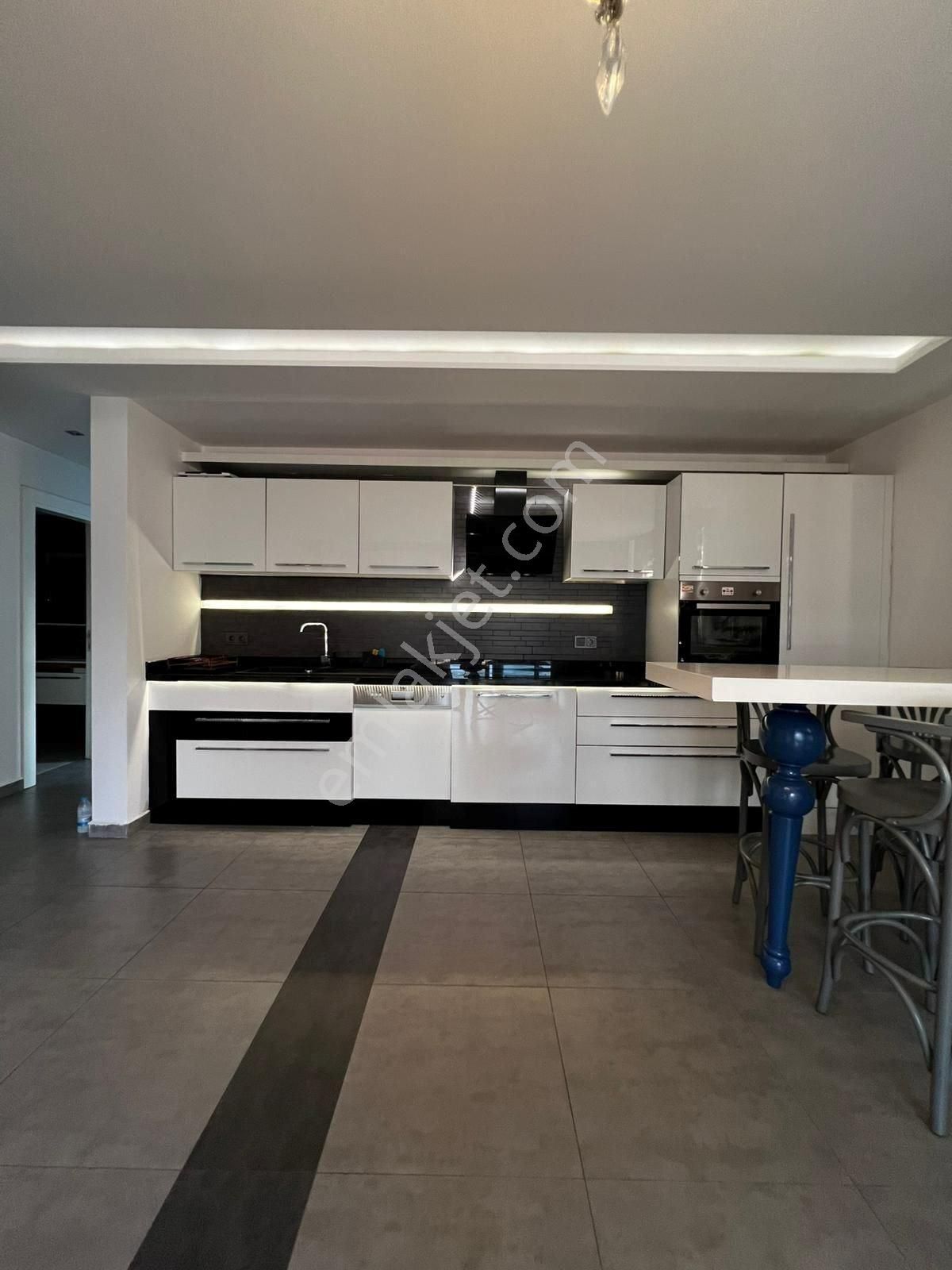 Alanya Oba’da İkamete Uygun, Eşyalı 2+1 Satılık Daire - Görsel 5