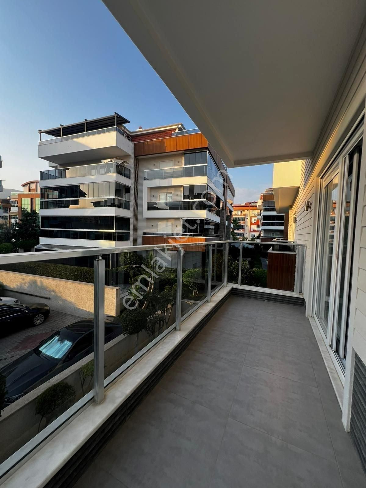 Alanya Oba’da İkamete Uygun, Eşyalı 2+1 Satılık Daire - Görsel 14