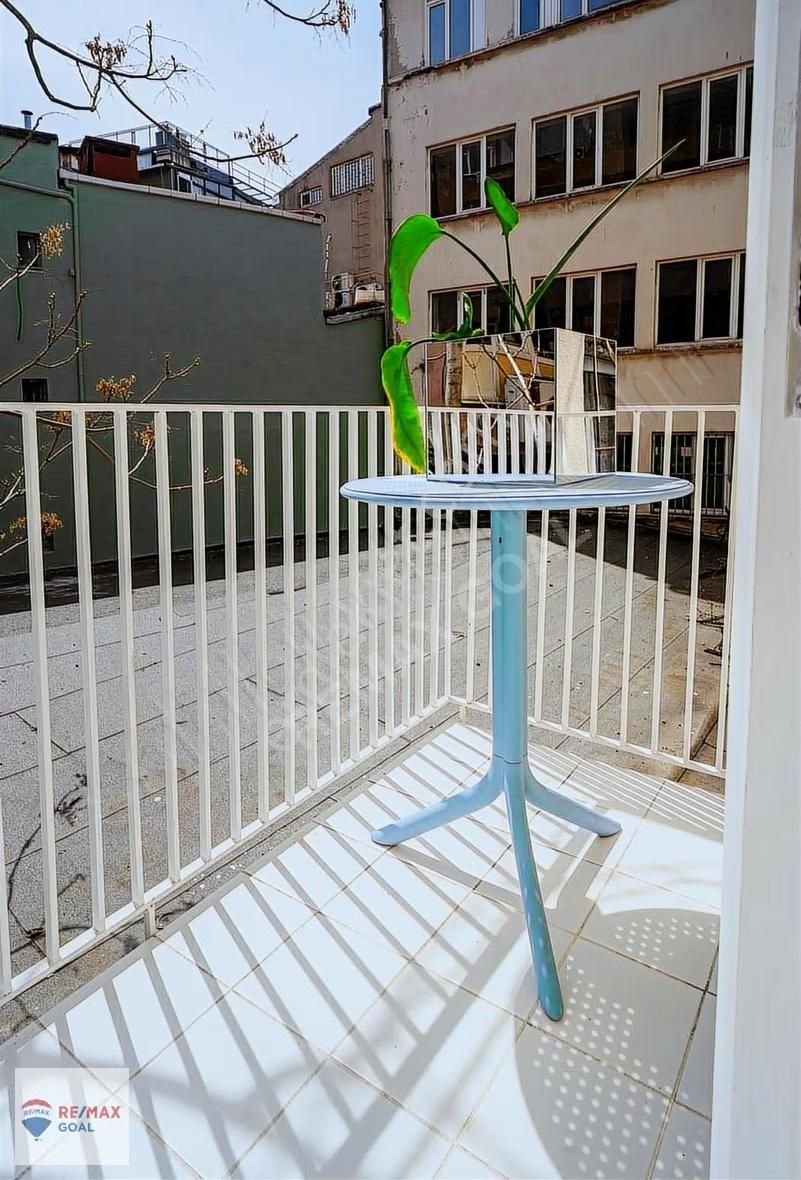 Galata'da Tarihi Binada Yenilenmiş 3+1 Satılık Daire - Görsel 23