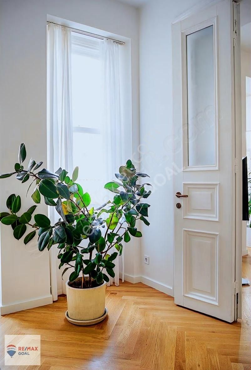 Galata'da Tarihi Binada Yenilenmiş 3+1 Satılık Daire - Görsel 8