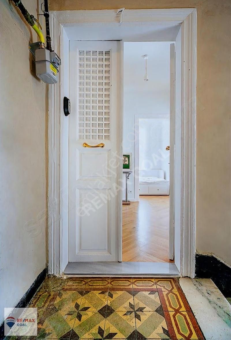 Galata'da Tarihi Binada Yenilenmiş 3+1 Satılık Daire - Görsel 24