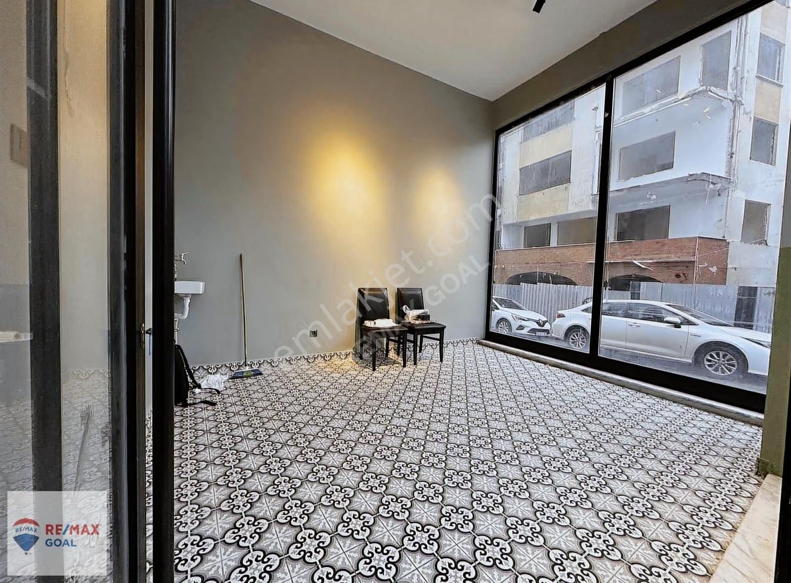 Üsküdar Valide Atikde Merkeze Yürüme Mesafesinde Kiralık Dükkan - Görsel 6