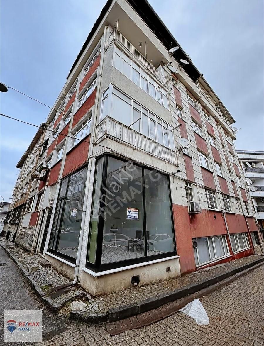 Üsküdar Valide Atikde Merkeze Yürüme Mesafesinde Kiralık Dükkan - Görsel 5