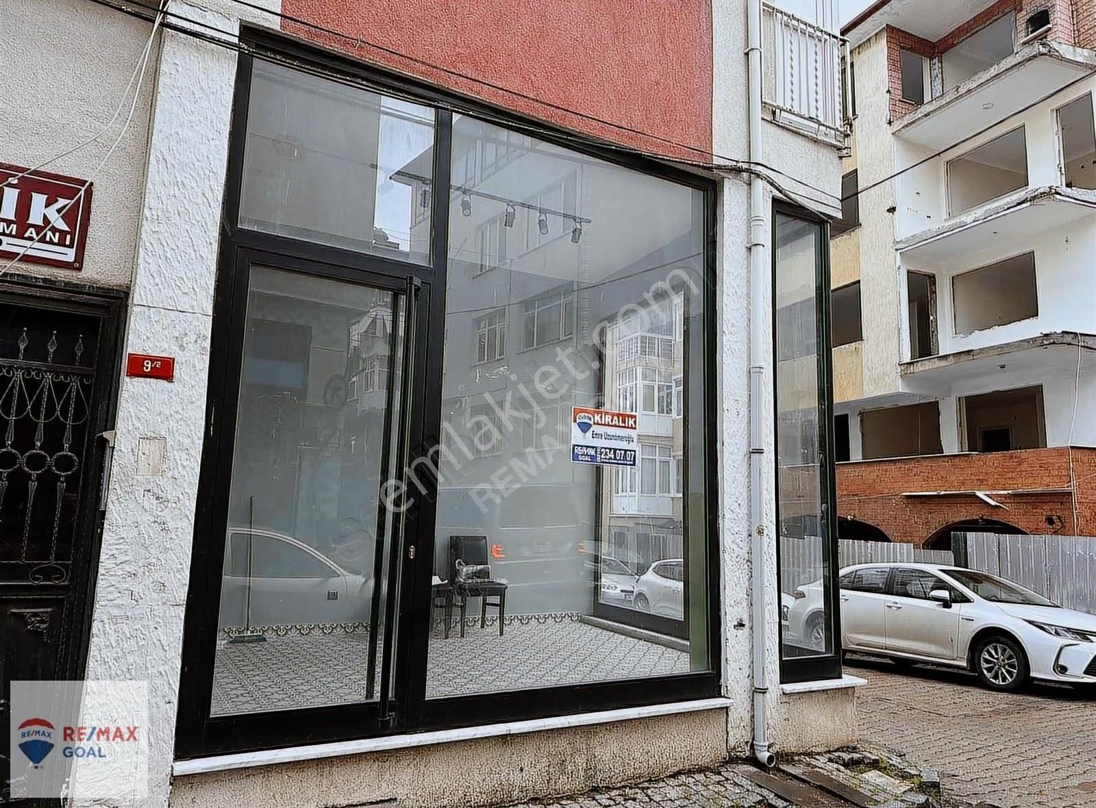 Üsküdar Valide Atikde Merkeze Yürüme Mesafesinde Kiralık Dükkan - Görsel 11