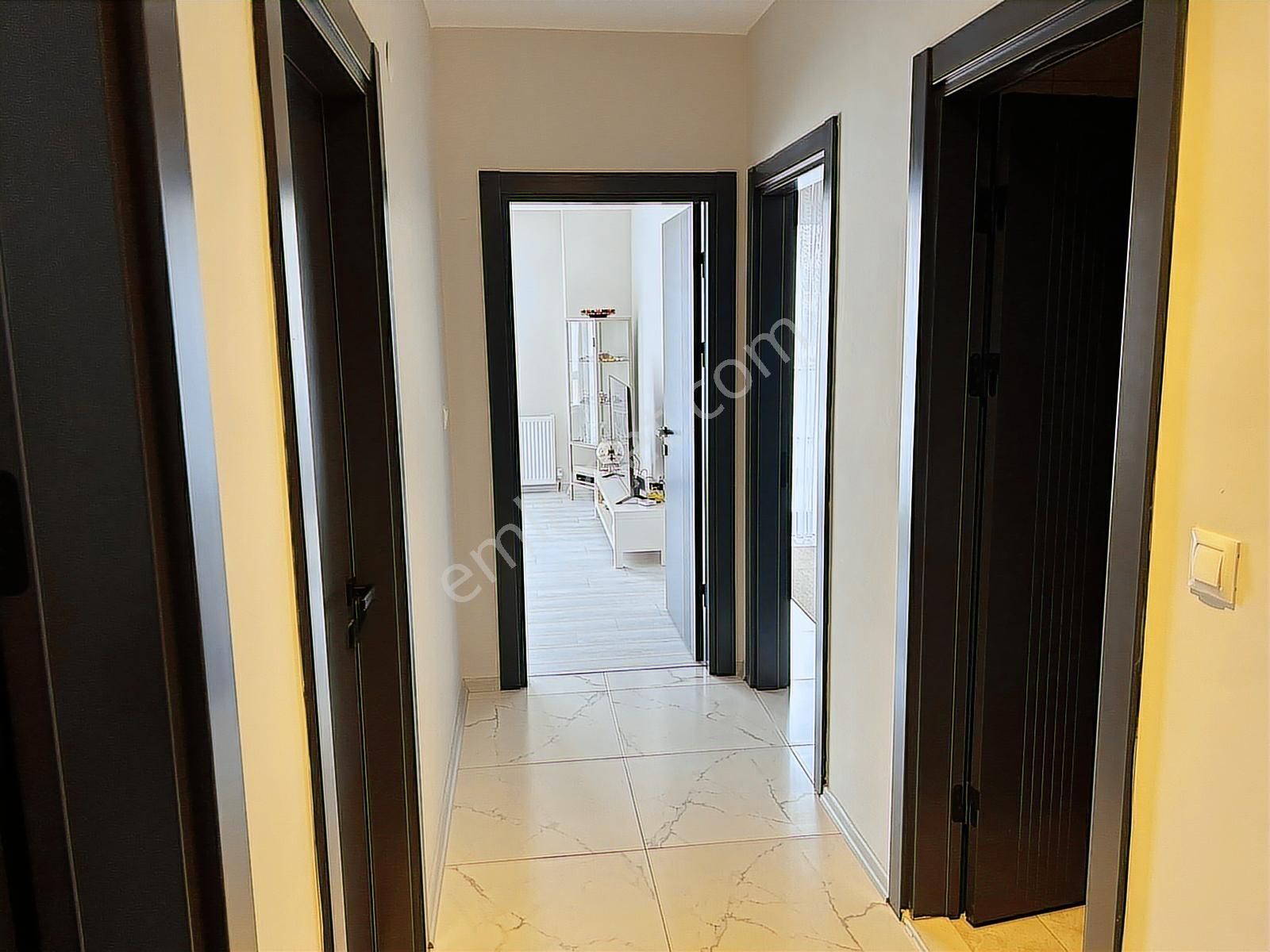 Cumhuriyet Mahallesinde Okullara Ve Podyum Parka Yakın 3+1 Daire - Görsel 29