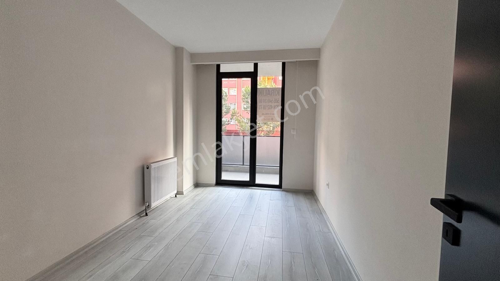 Cumhuriyet Mahallesinde Okullara Ve Podyum Parka Yakın 3+1 Daire - Görsel 31