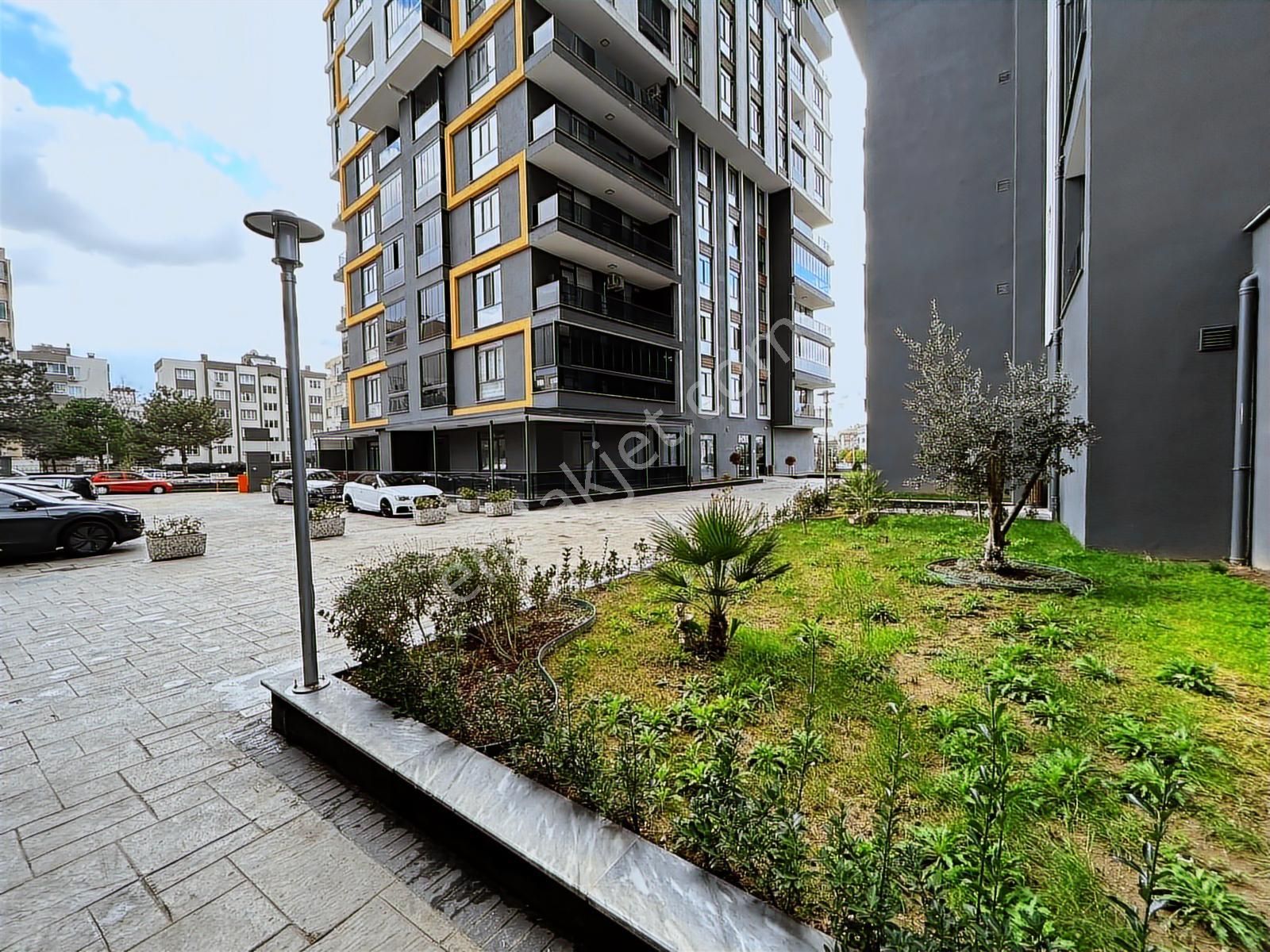 Cumhuriyet Mahallesinde Okullara Ve Podyum Parka Yakın 3+1 Daire - Görsel 26