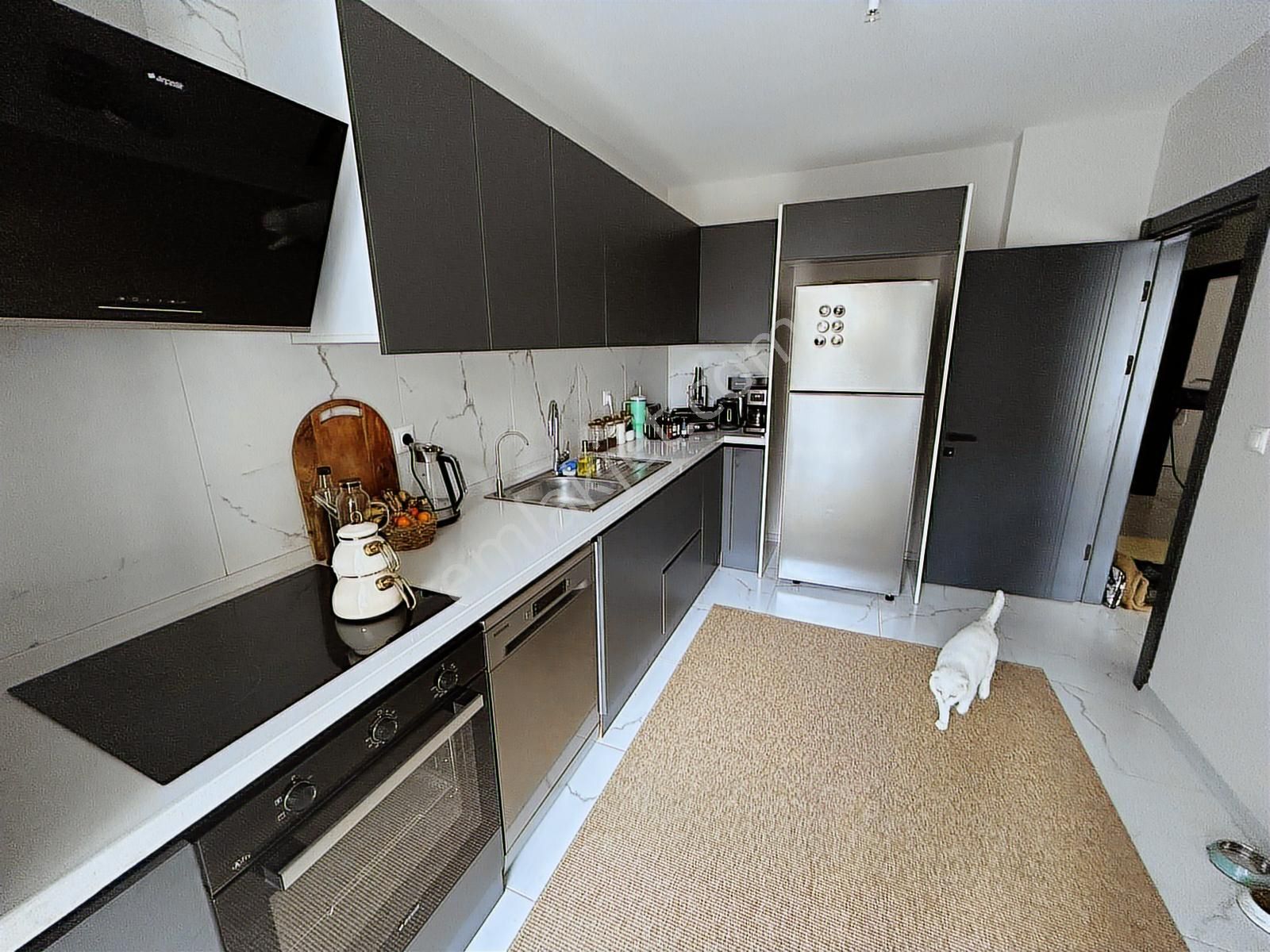 Cumhuriyet Mahallesinde Okullara Ve Podyum Parka Yakın 3+1 Daire - Görsel 23