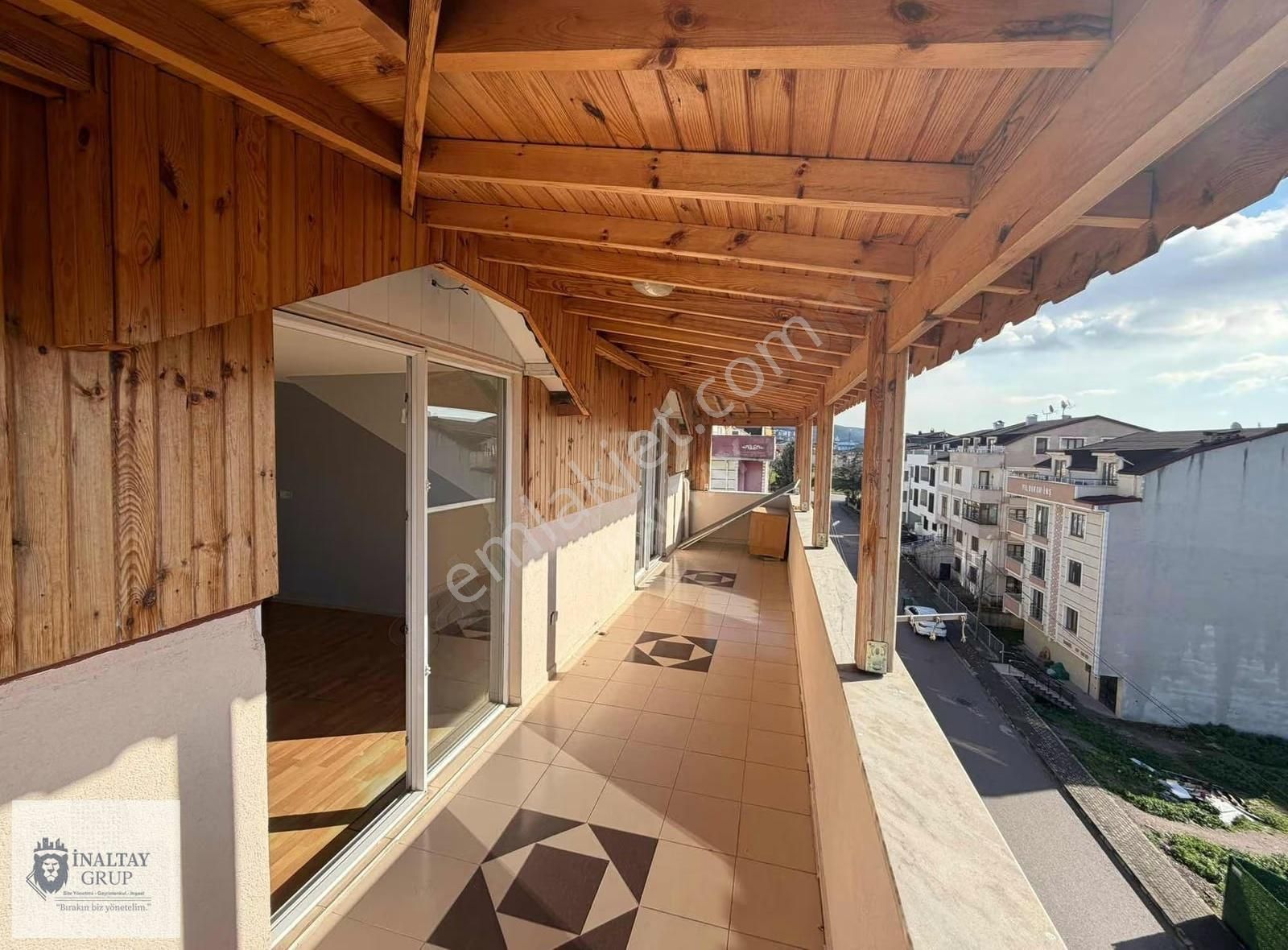 Körfez'de Satılık 5+1 Çatı Dubleks Daire - 180m² Net - Görsel 9