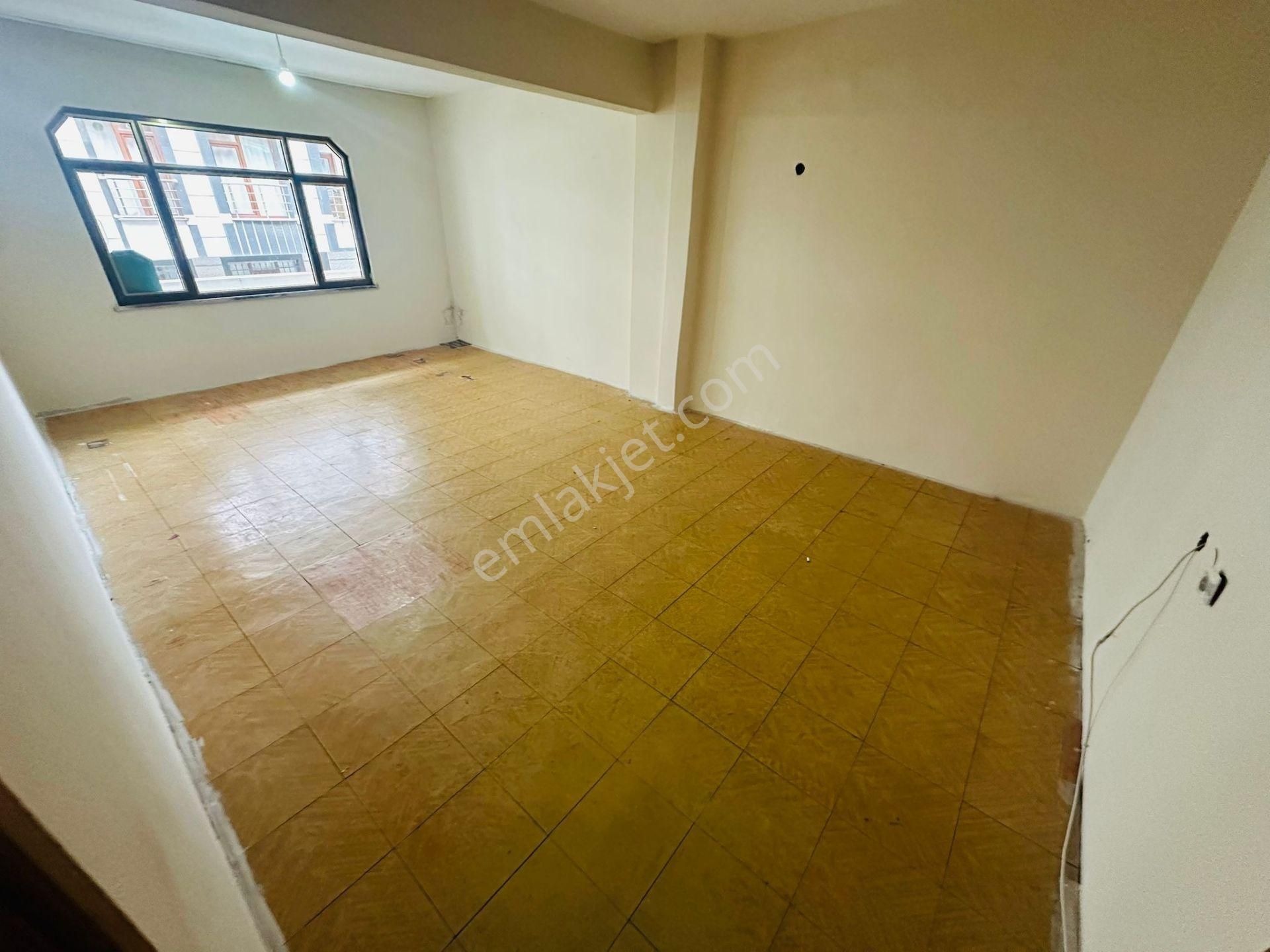İsmetpaşa Mah 2+1 120m2 Kiralık 1.kat Daire Doğalgaz Sobalı