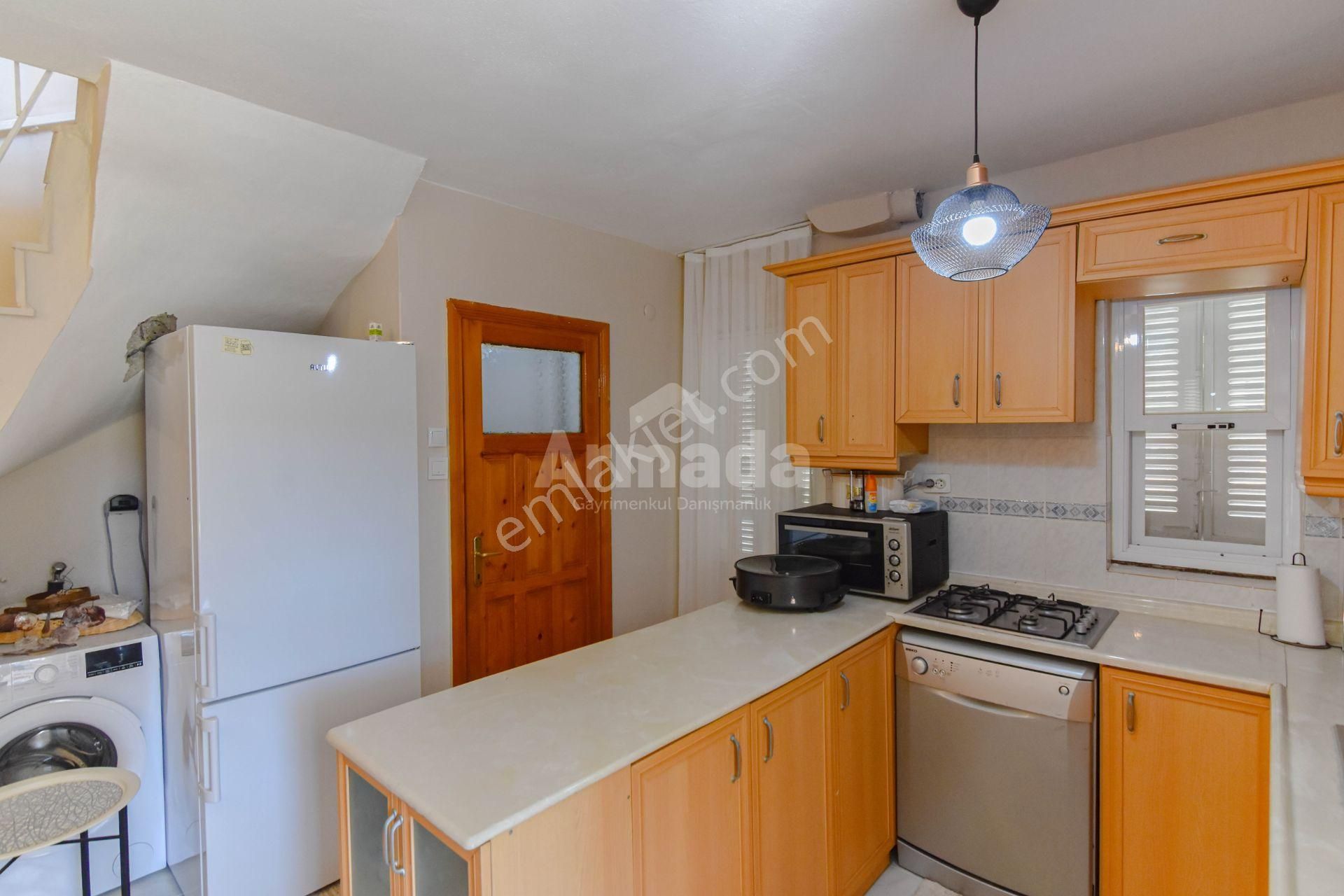 Kuşadası'nda Havuzlu Sitede Satılık 2+1 Villa - Görsel 7