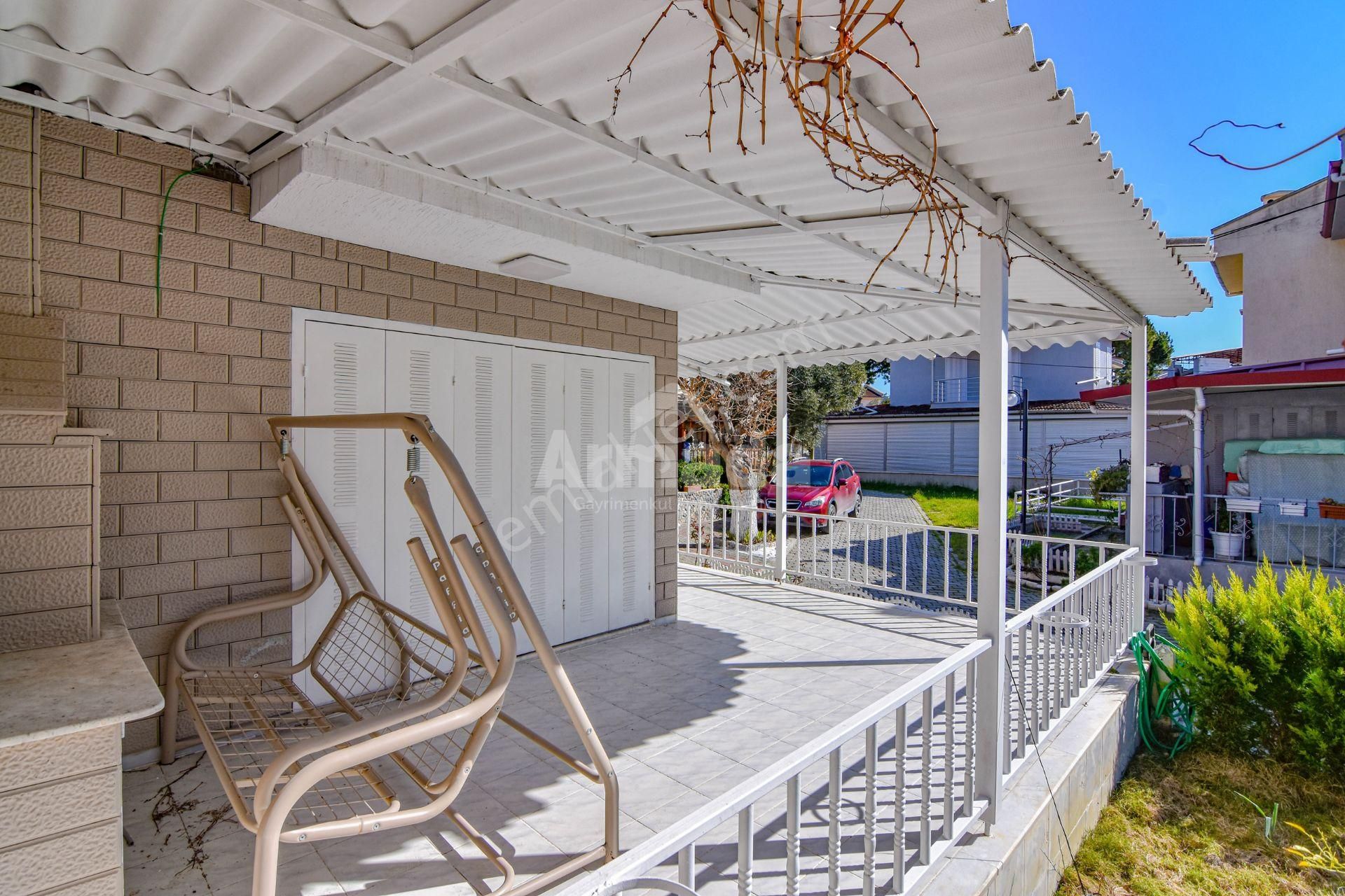 Kuşadası'nda Havuzlu Sitede Satılık 2+1 Villa - Görsel 24