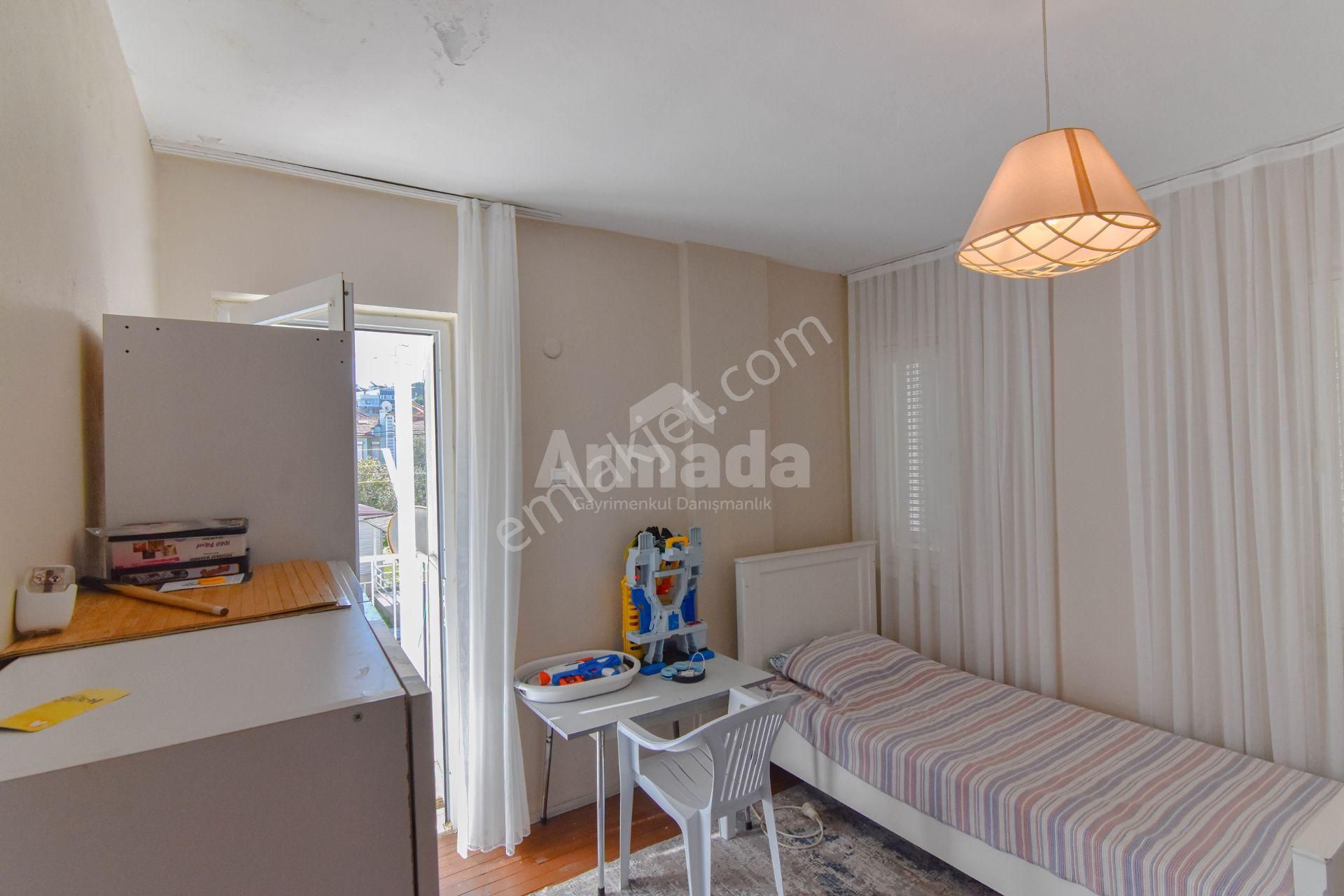 Kuşadası'nda Havuzlu Sitede Satılık 2+1 Villa - Görsel 11