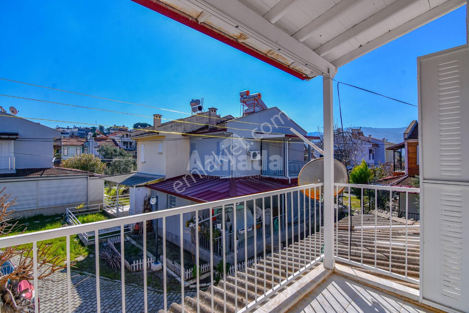 Kuşadası'nda Havuzlu Sitede Satılık 2+1 Villa - Görsel 18