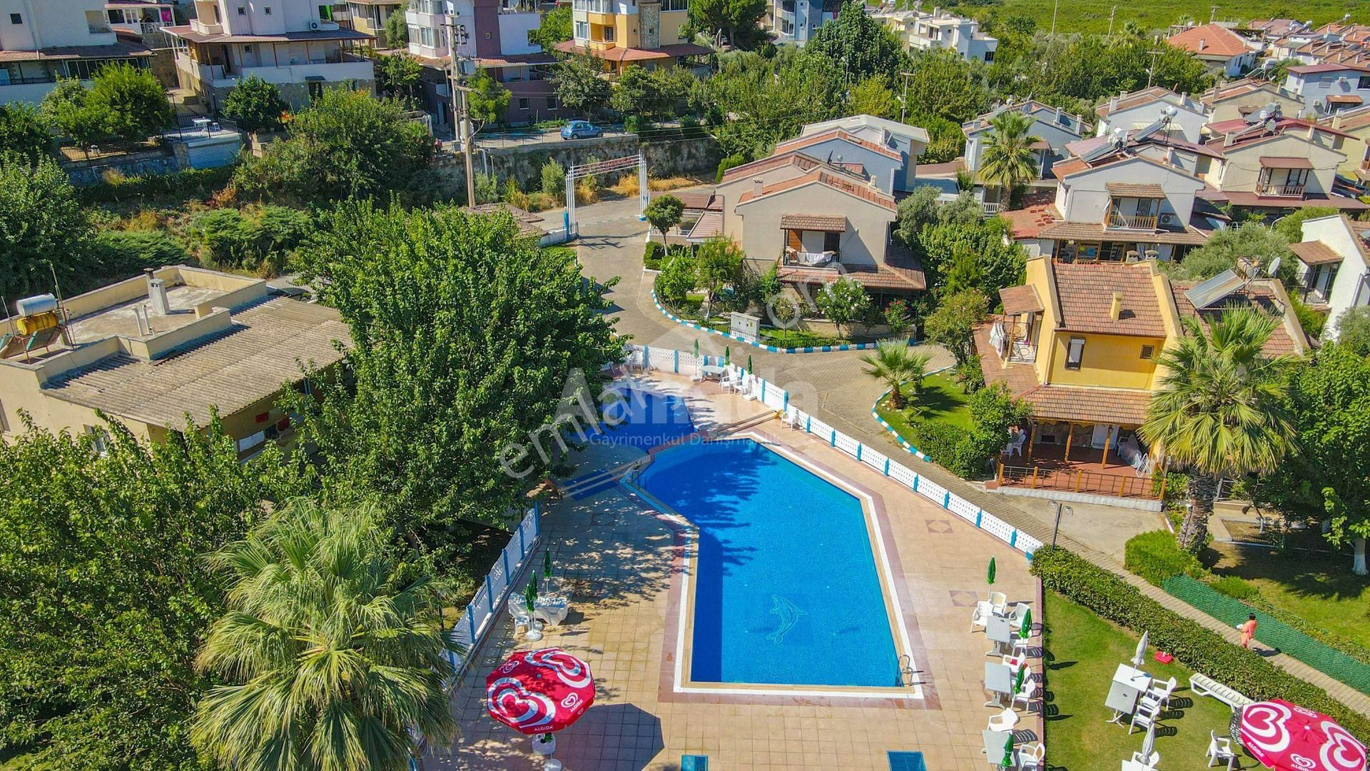 Kuşadası'nda Havuzlu Sitede Satılık 2+1 Villa - Görsel 29