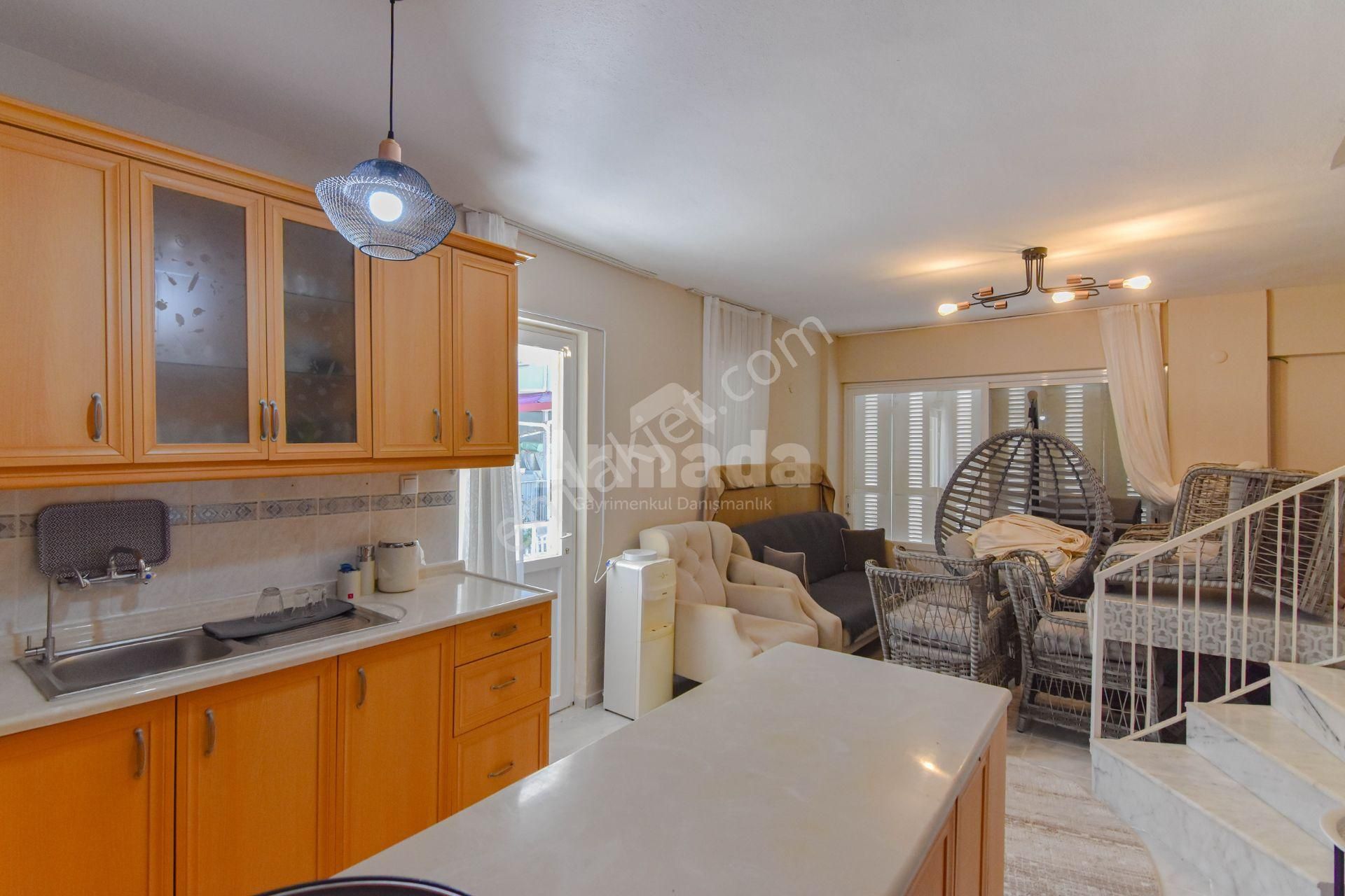 Kuşadası'nda Havuzlu Sitede Satılık 2+1 Villa - Görsel 9