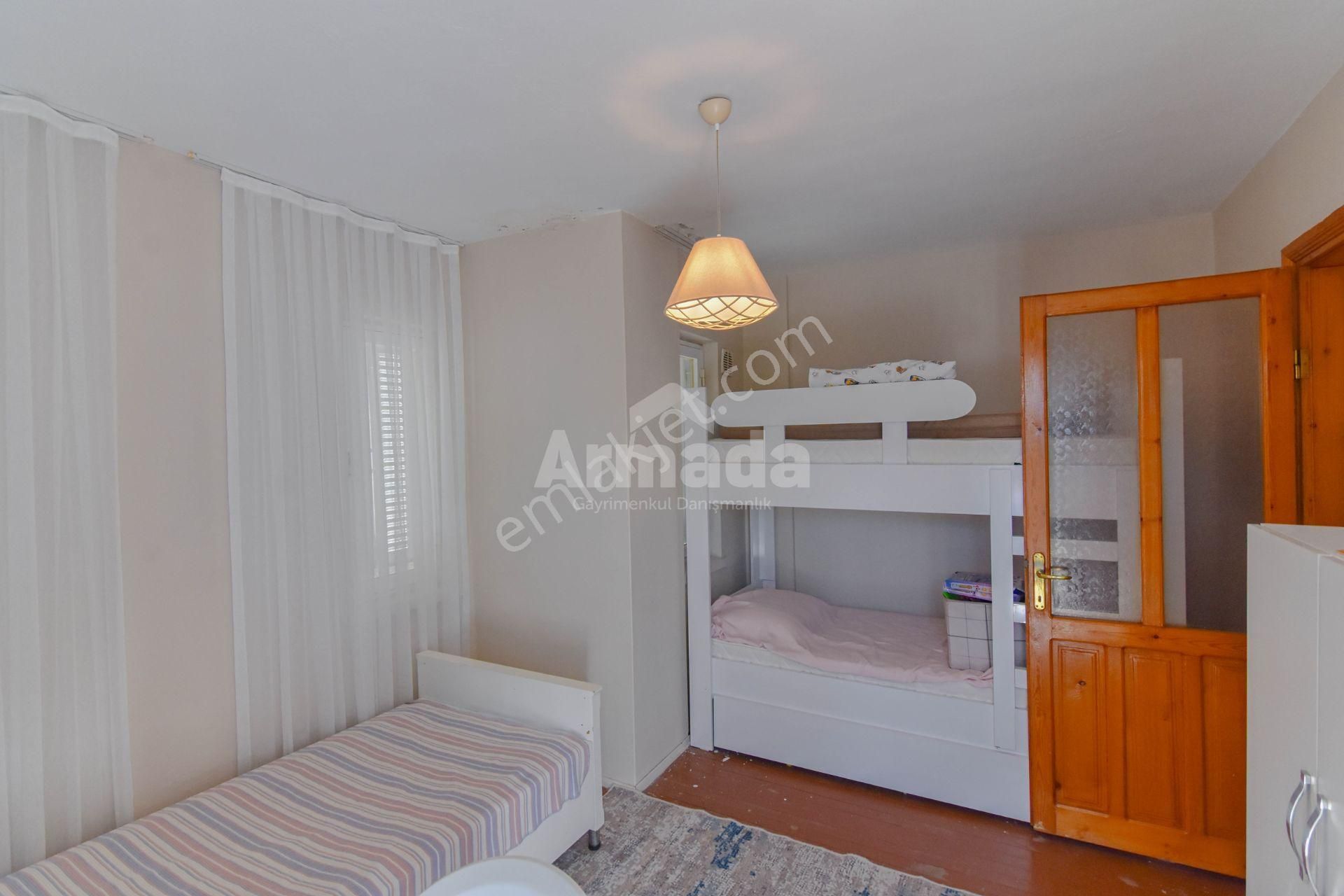 Kuşadası'nda Havuzlu Sitede Satılık 2+1 Villa - Görsel 13