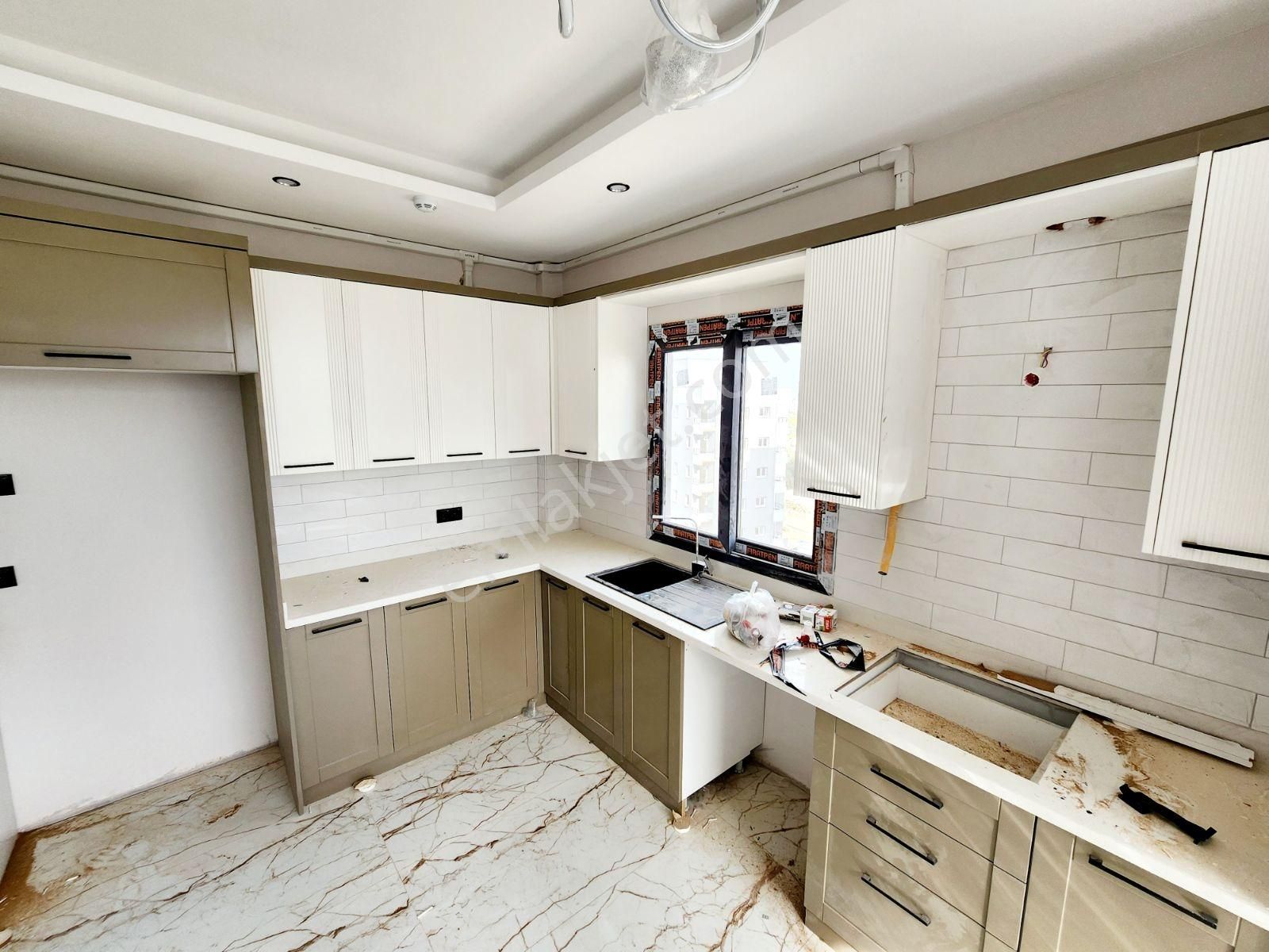 Hcl'den Sıfır 2,5+1 Mızrak Sitesinde Kiralık Daireler/mezitli