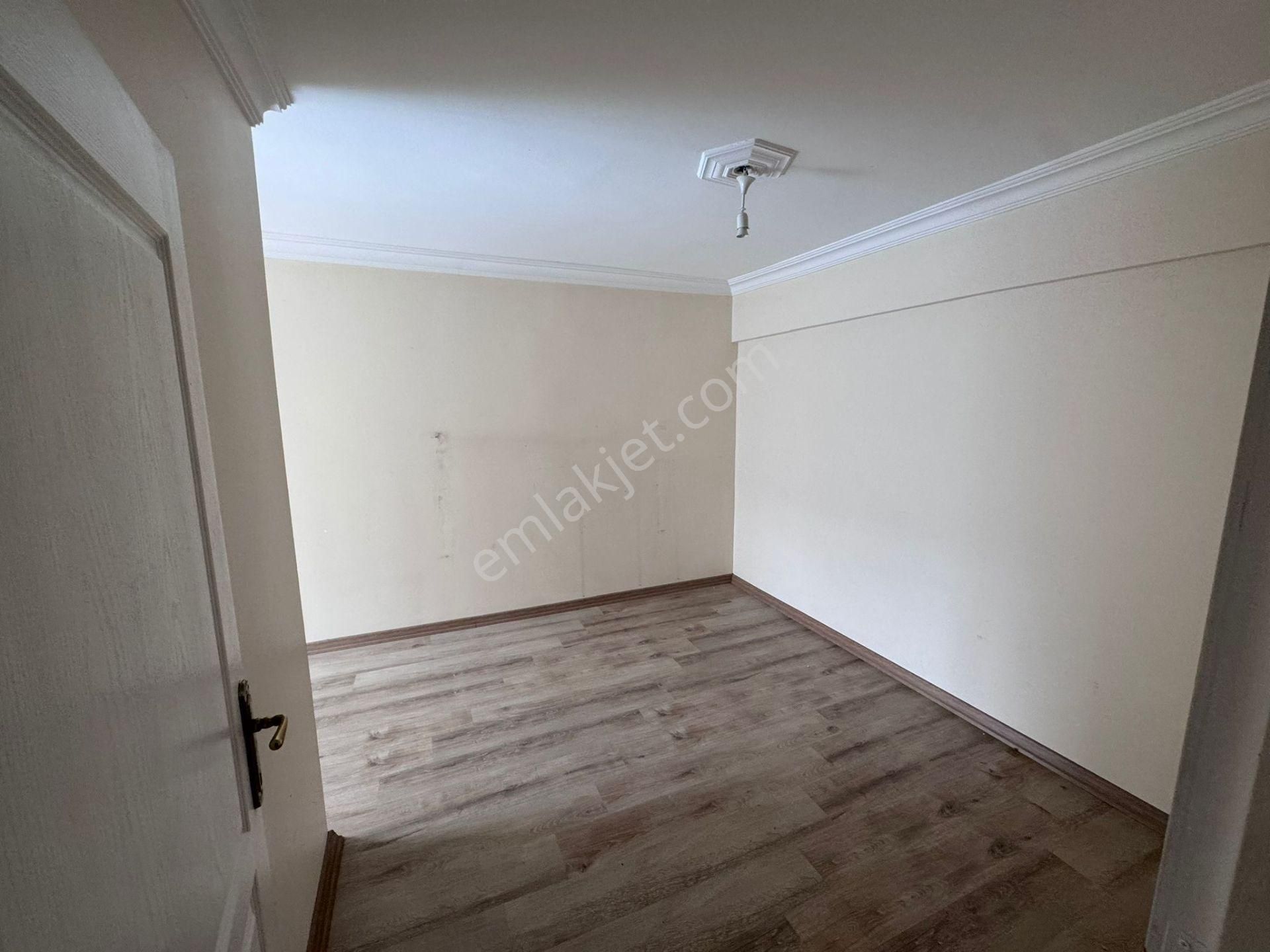 30 Ağustos Mahallesinde Katta Kiralık 3+1 - Görsel 14