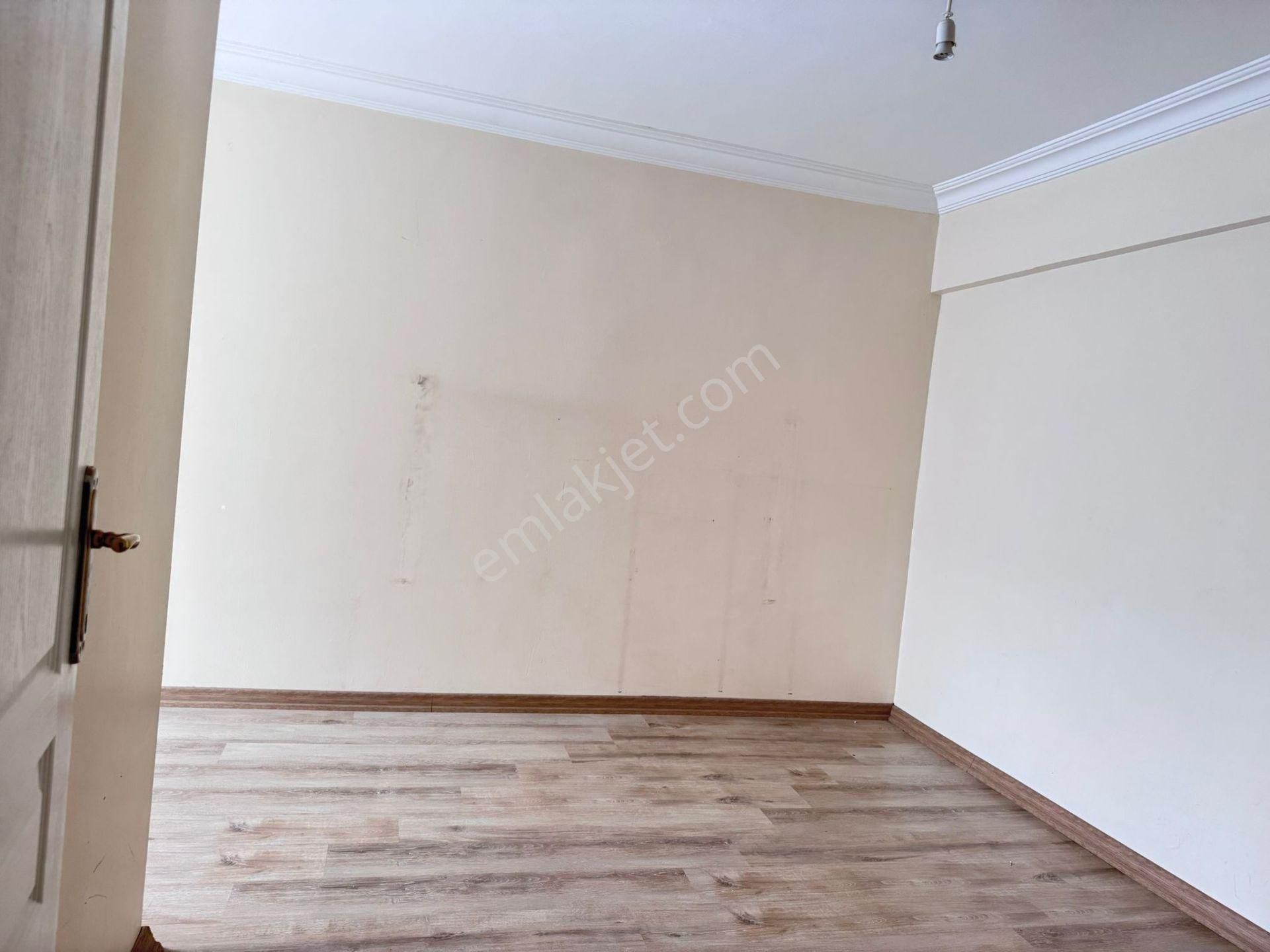 30 Ağustos Mahallesinde Katta Kiralık 3+1 - Görsel 12