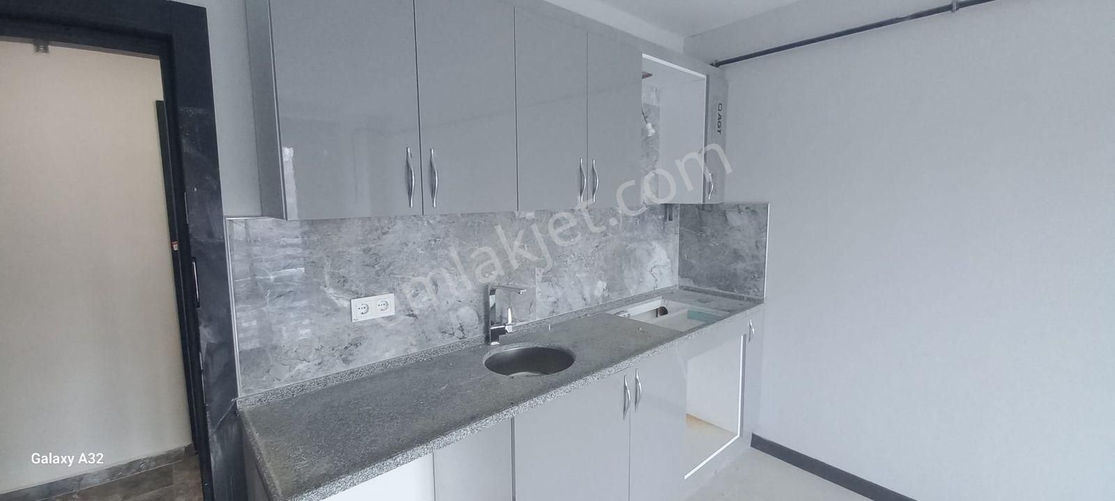 Lir Den Ali Osman Çelebi Bulvarına Cephe Kiralık 1+1 Daireler - Görsel 3