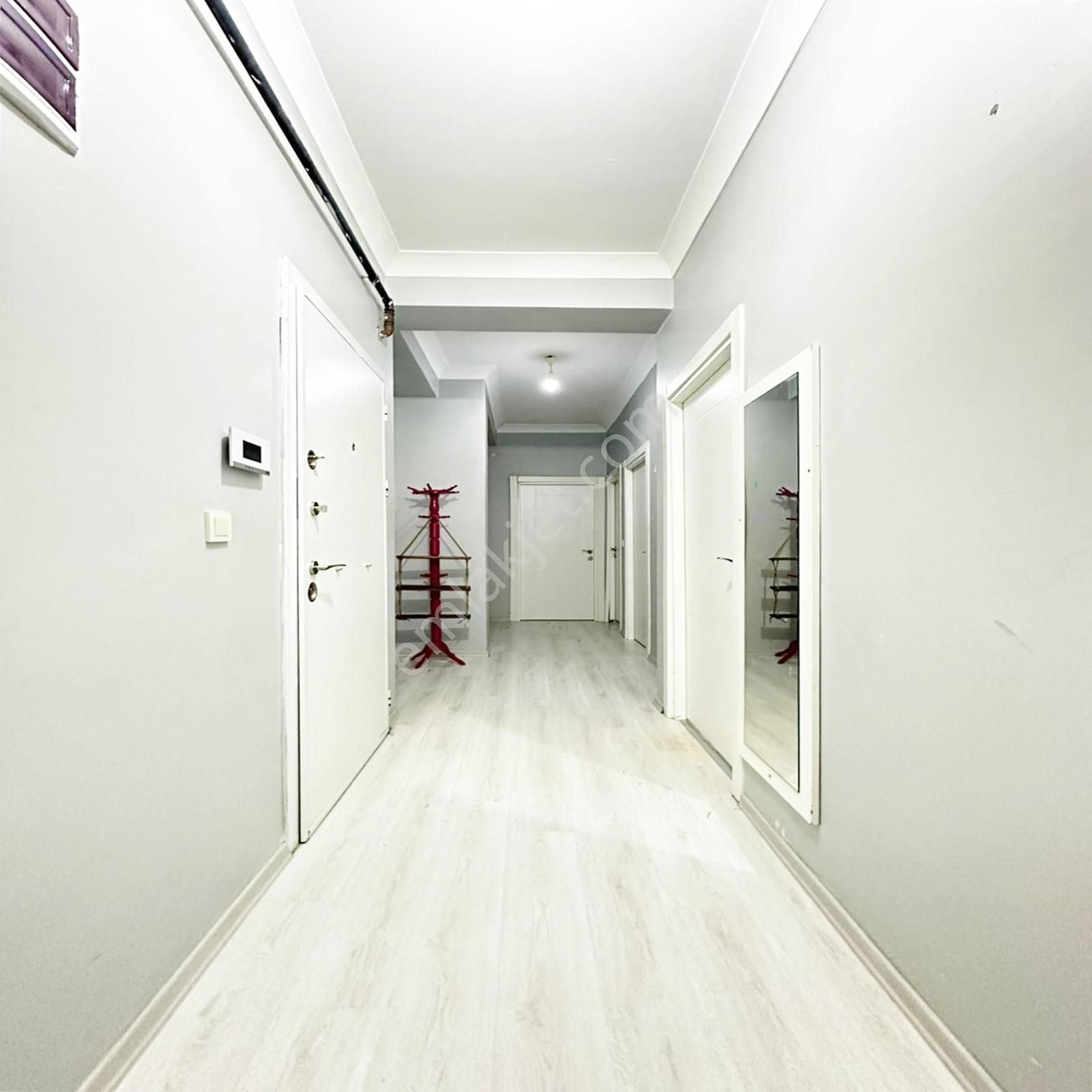 Çekmeköy Yapı Gayimenkul'den Cadde Üzerinde Kiralık Daire!!!! - Görsel 12