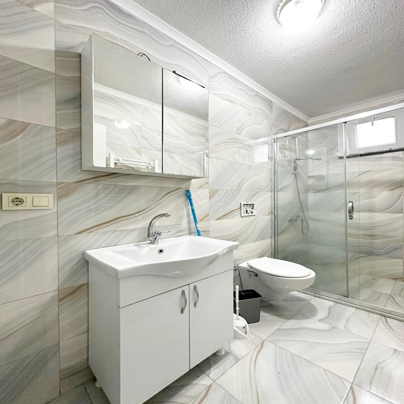 Çekmeköy Yapı Gayimenkul'den Cadde Üzerinde Kiralık Daire!!!! - Görsel 2