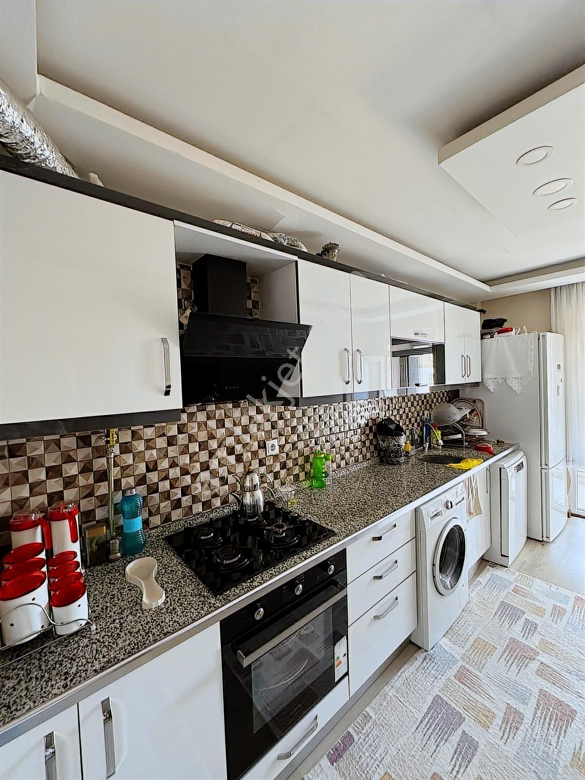 Balkan Gündüzden Esentepe Mahallesinde Satılık 2+1 Daire