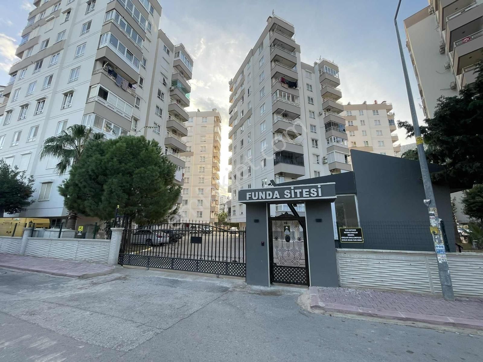 Sarısu'da Havuzlu Site İçerisinde Satılık 3+1 Daire