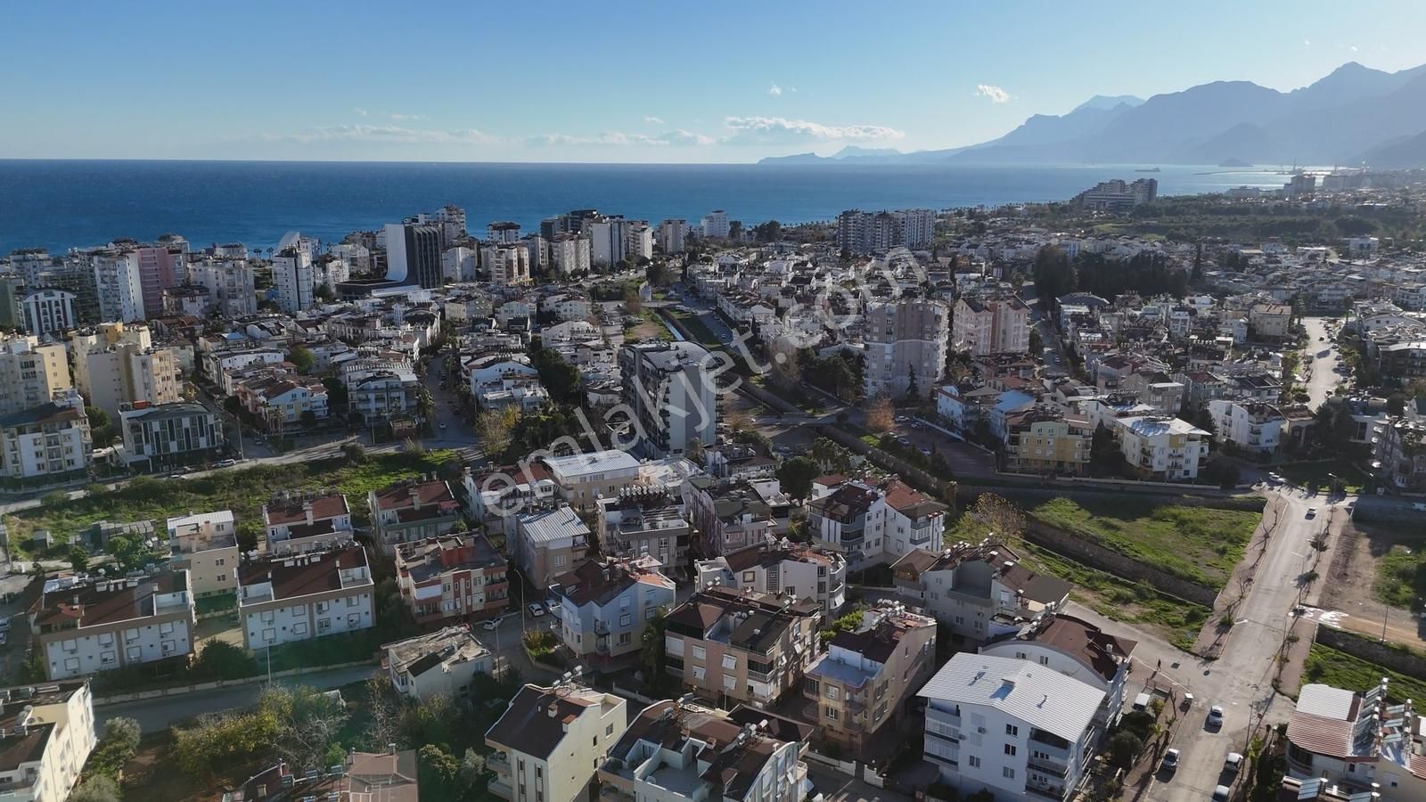 Konyaaltı Arapsuyunda Denize Yakın Satılık 3+1 Tersdubleks Daire