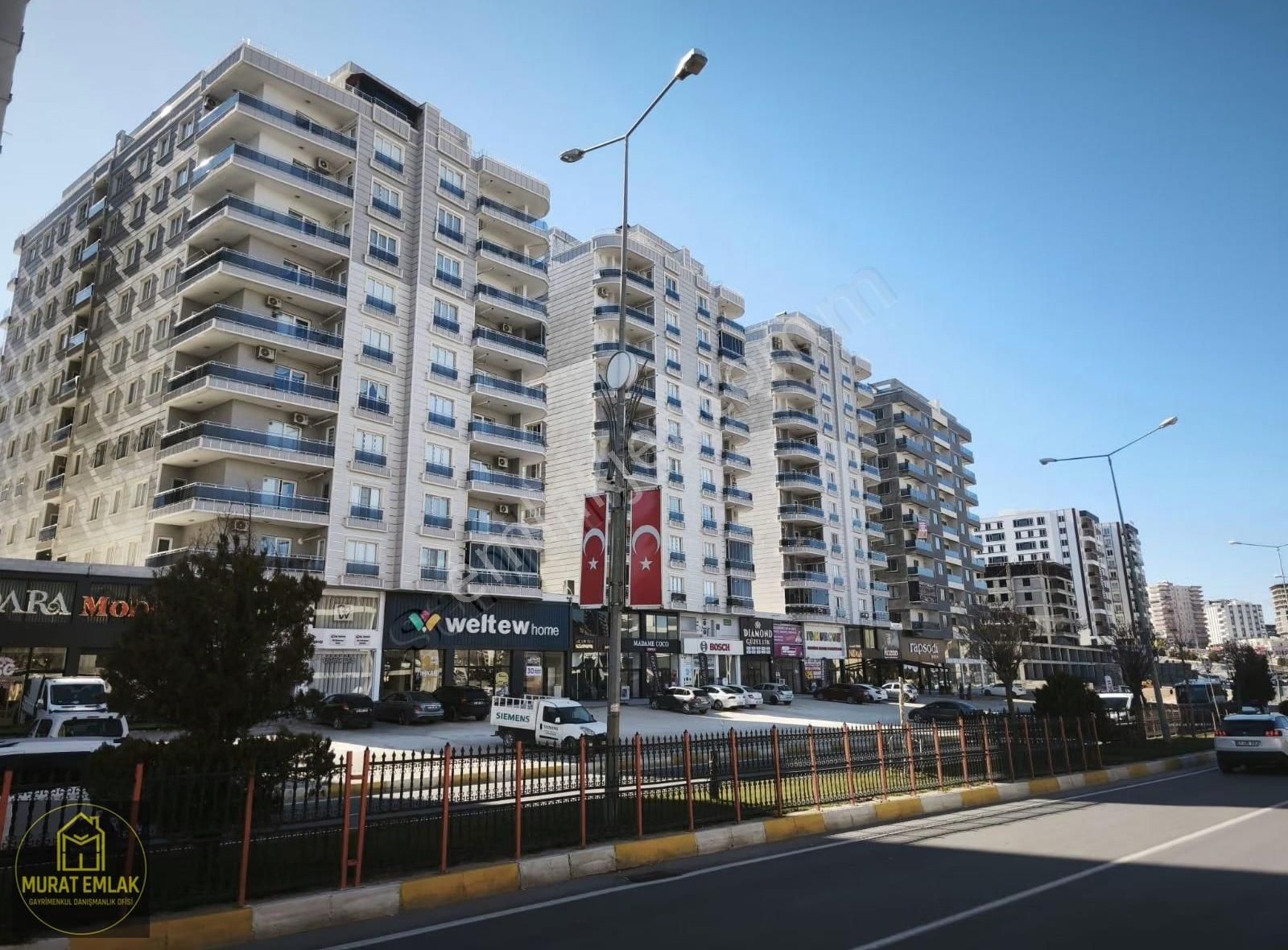 Murat Emlaktan Ana Cadde Üzerinde 2+1 Dairemiz Satılıktır