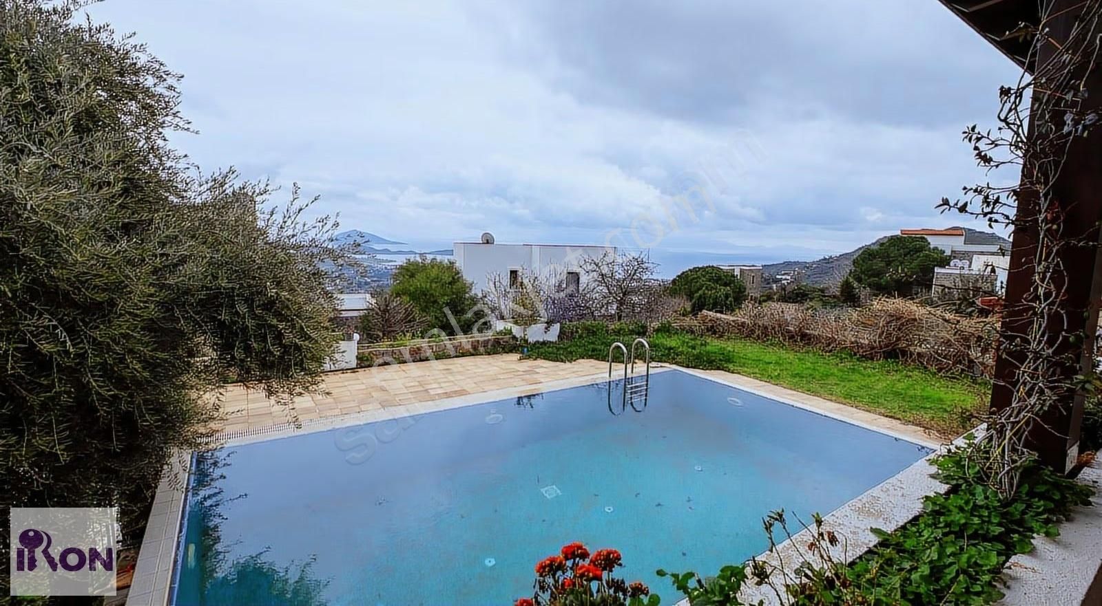 Bodrum Gürece De Satılık Deniz Manzaralı Havuzlu Orjinal Taş Ev