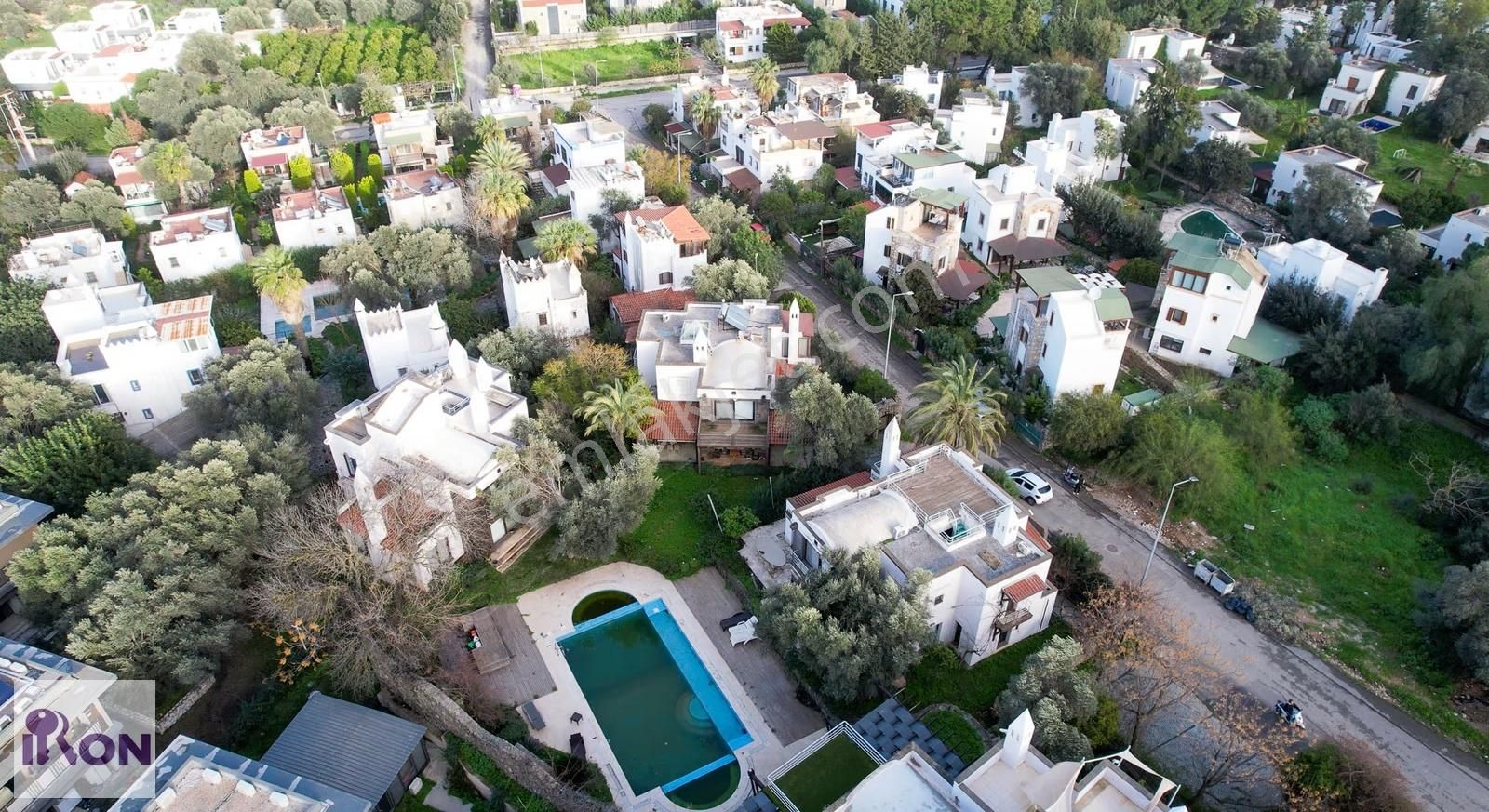 Bodrum Torba Da Havuzlu Malikane Tadında 350 M2 Satılık Villa