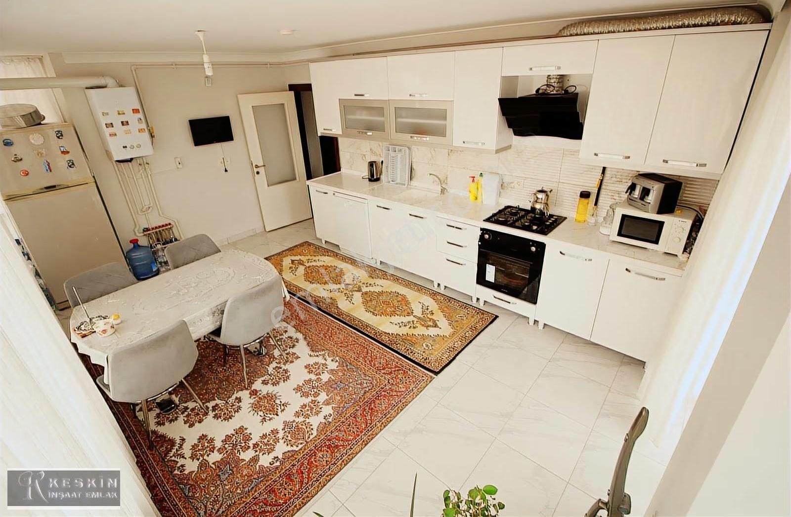 Kanuni Mah Cadde Yakını Üst Kat 3+1 Yapılı Çift Banyo Manzaralı - Görsel 22