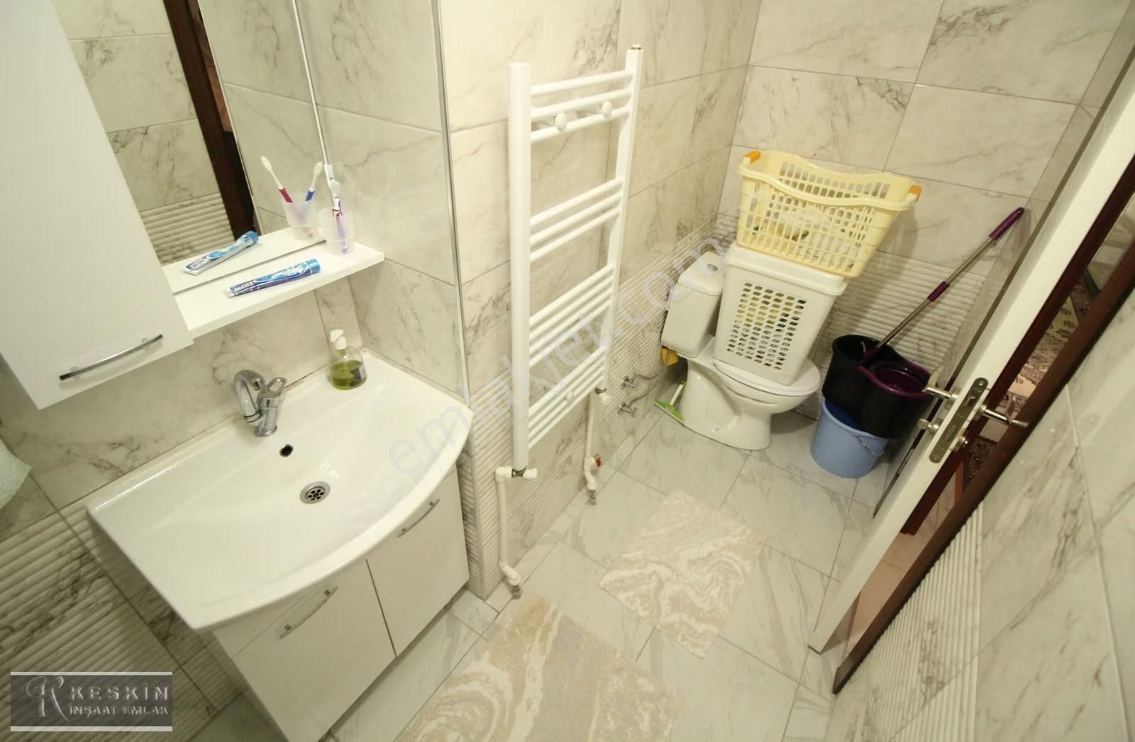 Kanuni Mah Cadde Yakını Üst Kat 3+1 Yapılı Çift Banyo Manzaralı - Görsel 31