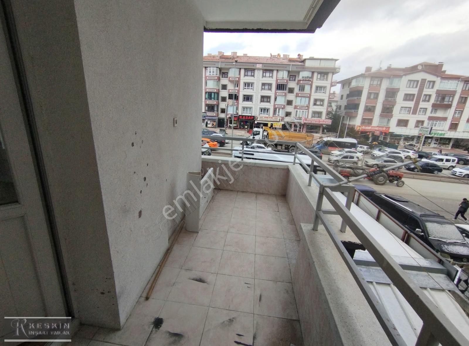 Keçiören Baglum Bulvar Üzeri 1.kat 3+1 Asansörlü İskanlı - Görsel 14